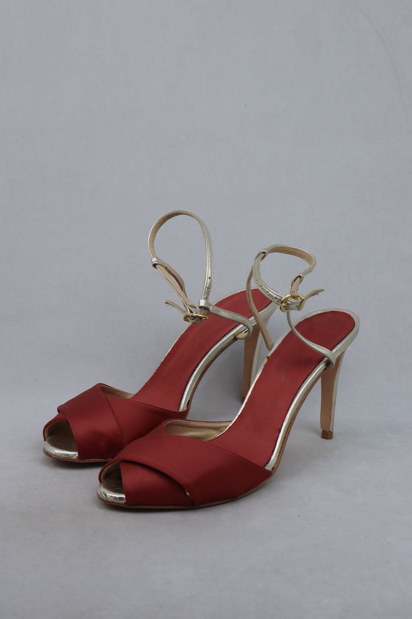 SANDALIA MILOS GRANATE