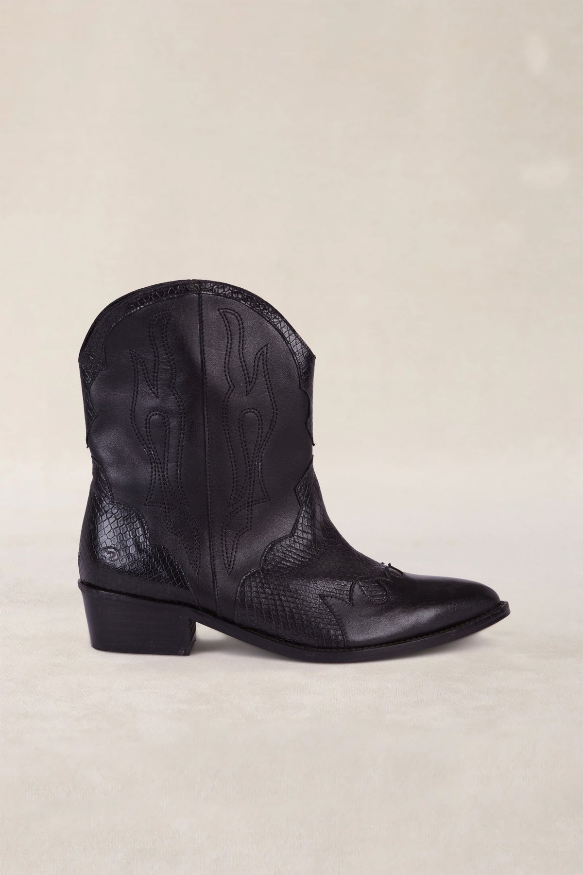 BOTA MINI GAUCHA NEGRA 4CM