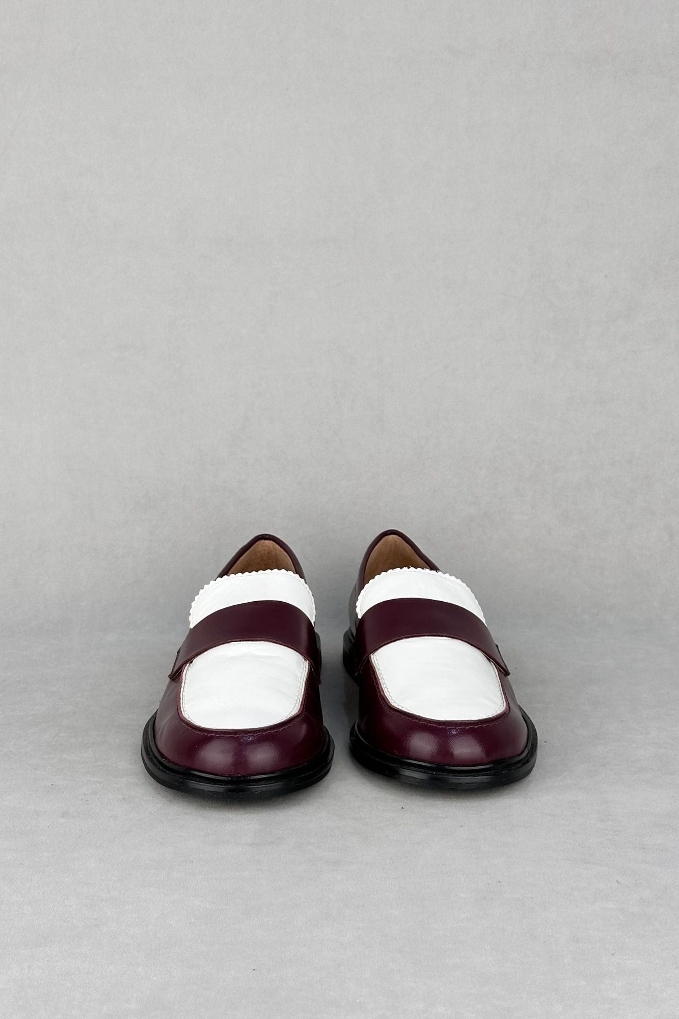 MOCASIN GRANATE BLANCO