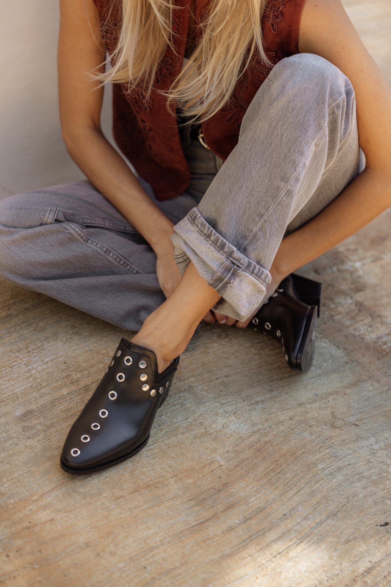 PUNKY BLACK LEATHER CLOG