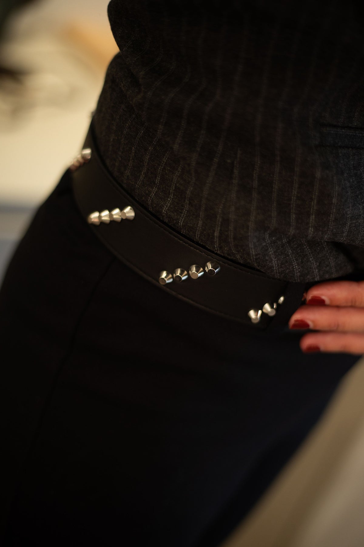 CINTURON INES TACHAS NEGRO