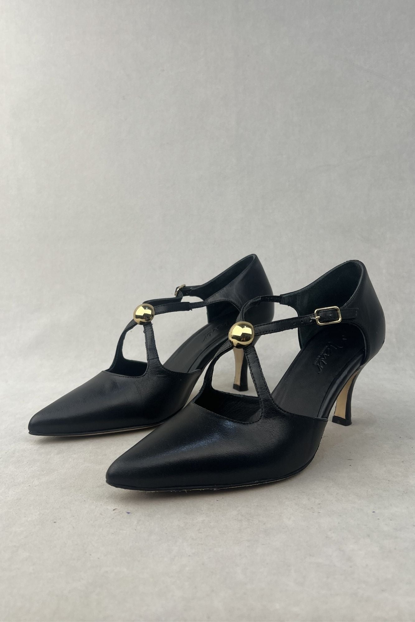 BLACK SALON HEEL 1