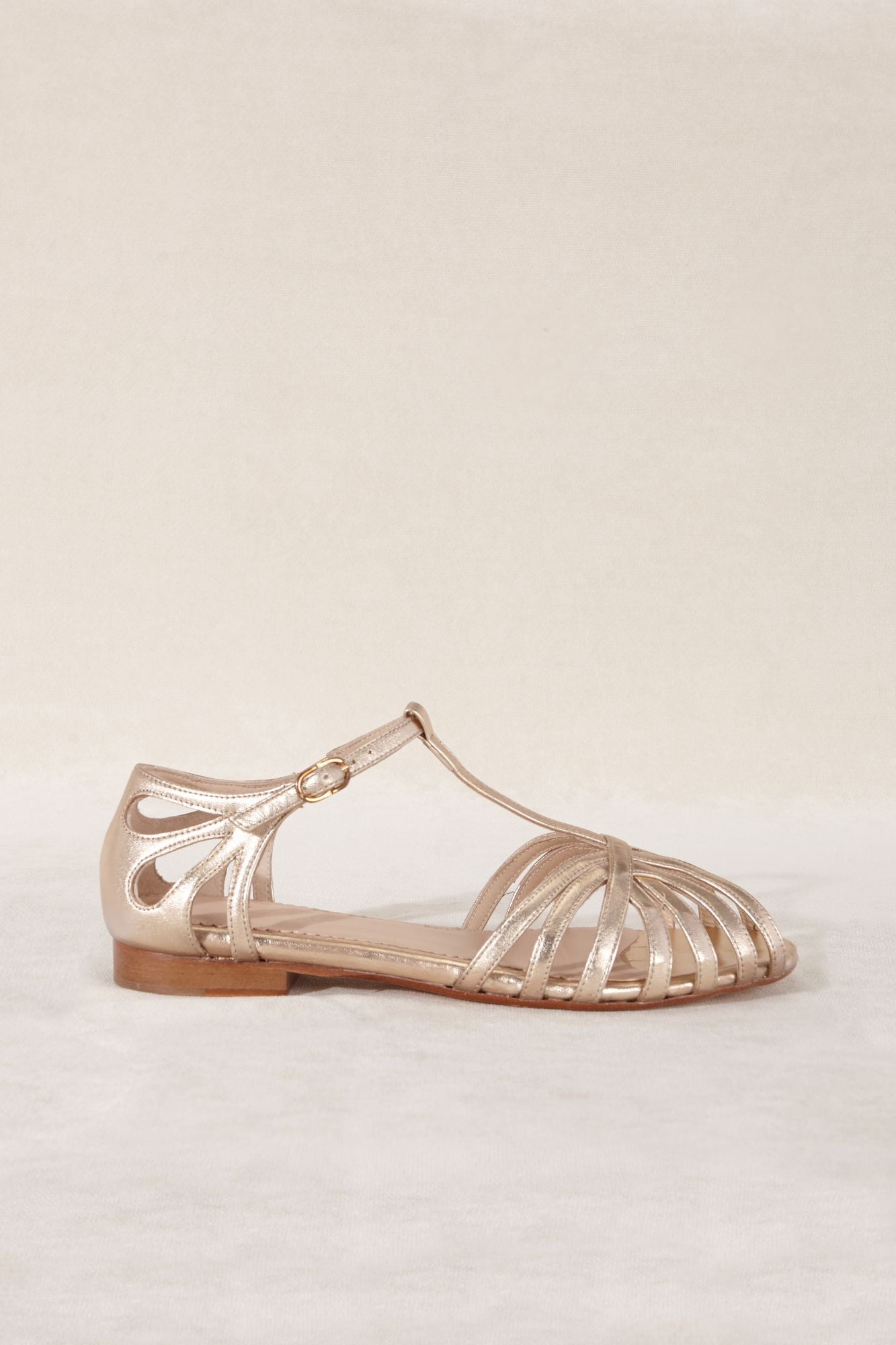 SANDALIA CANGREJERA REBECCA DORADO