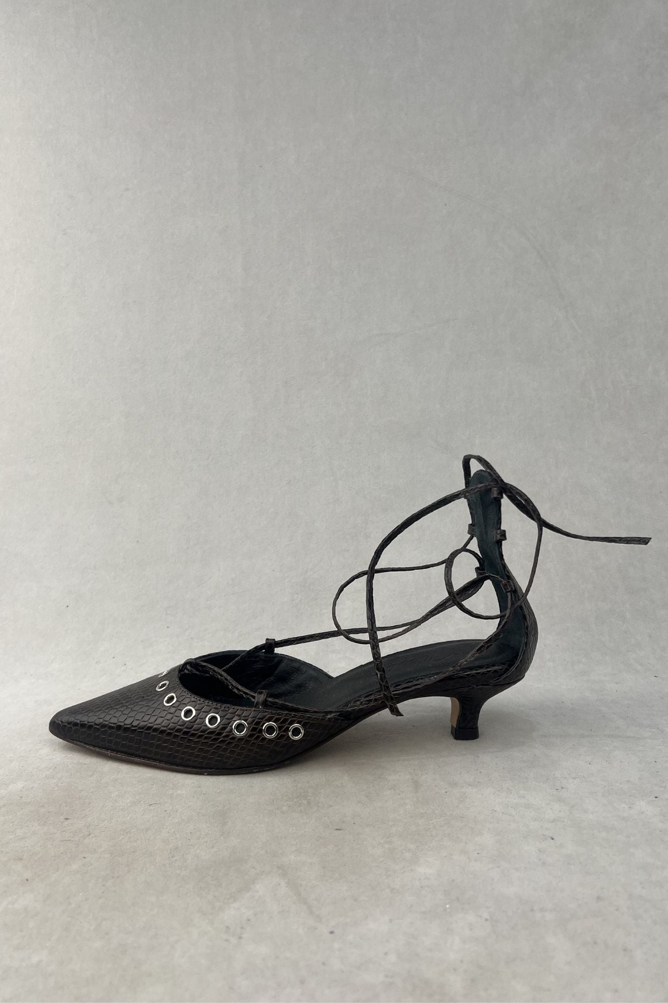 SALON KITTEN LACE UP MARRON