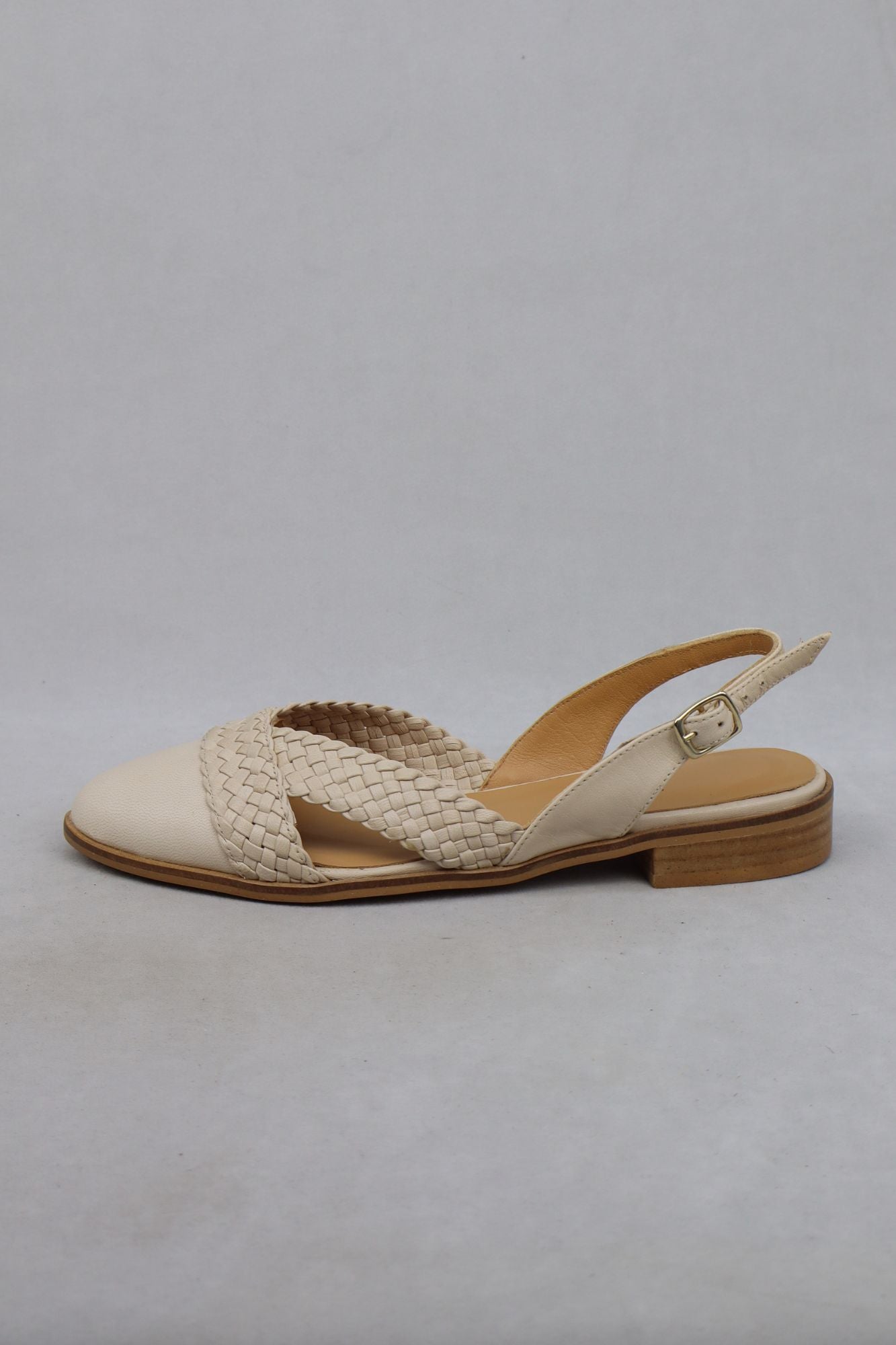 SANDALIA REGINA CREMA