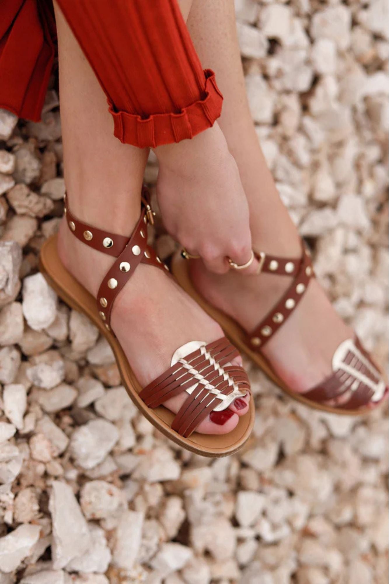 SANDALE EN CUIR D'ARGILE