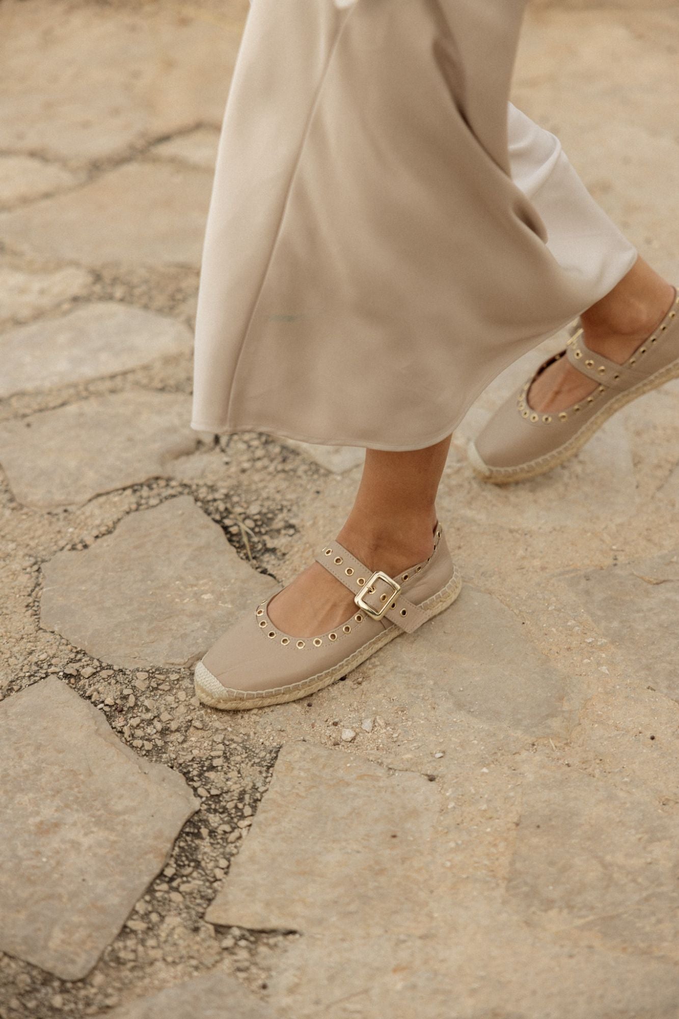 Espadrille and leather ballerina with buckle - Taima Latte
