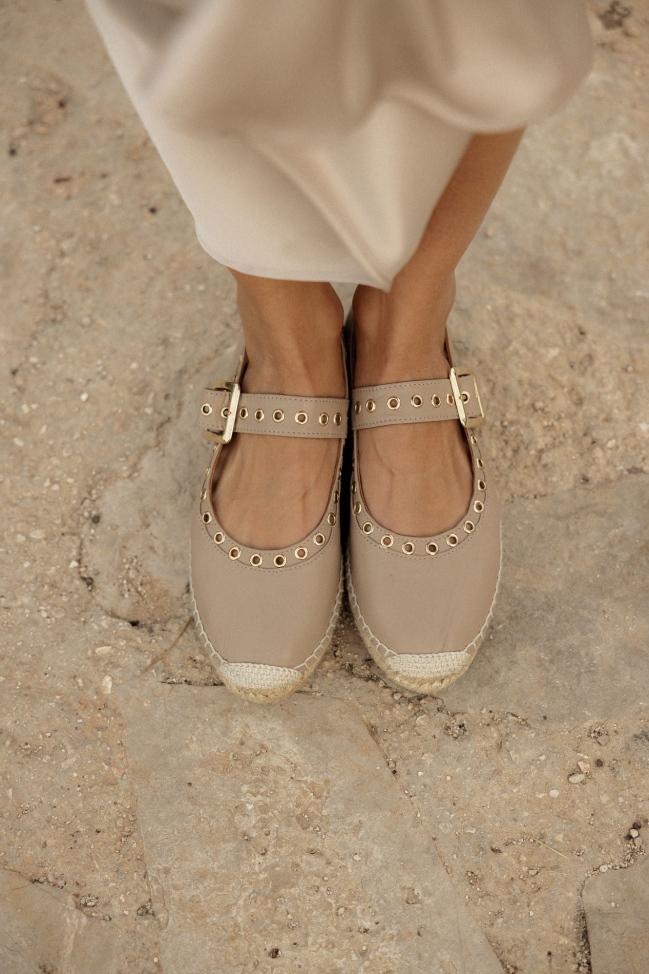 Espadrille et ballerine en cuir à boucle - Taima Latte