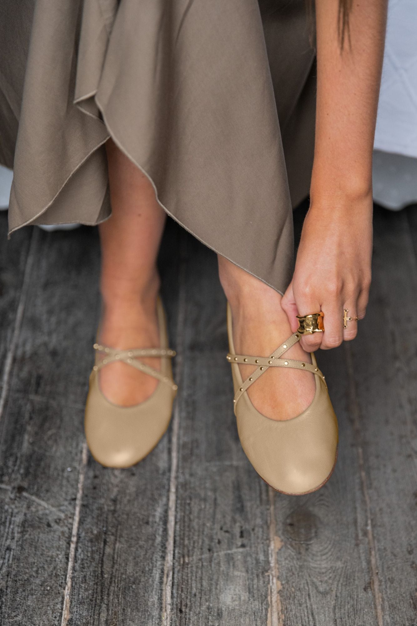 Bailarina de piel color beige