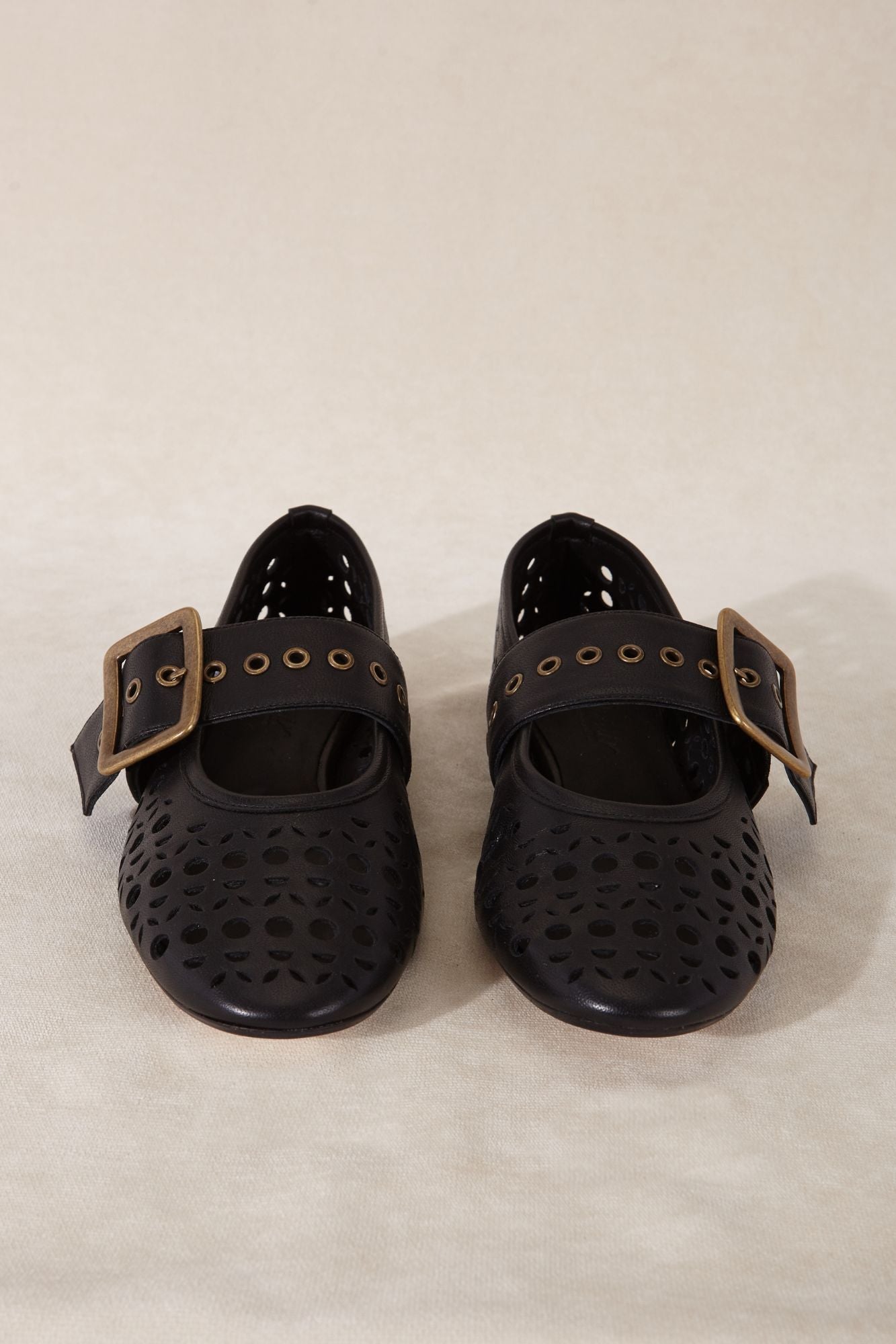 Black buckle slipper with buckle