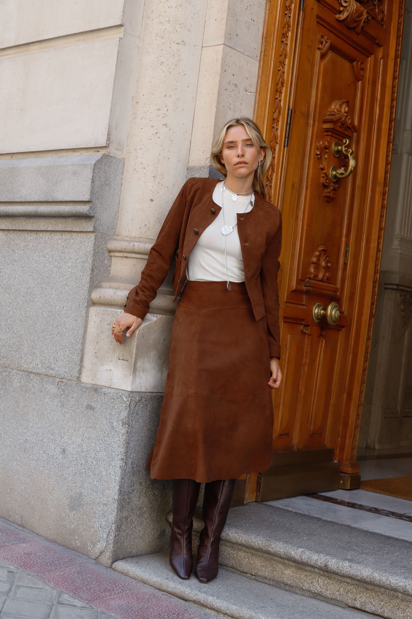 Conjunto de ante color marrón