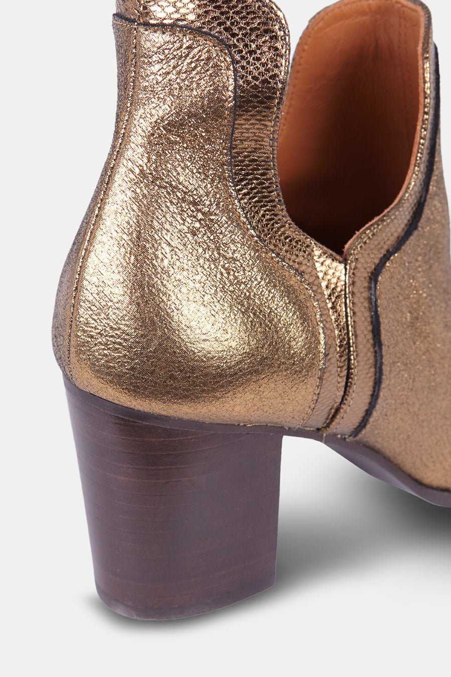 Botines Frida Boots Special Edition color oro viejo tacón 7 centímetros 5 - Micuir