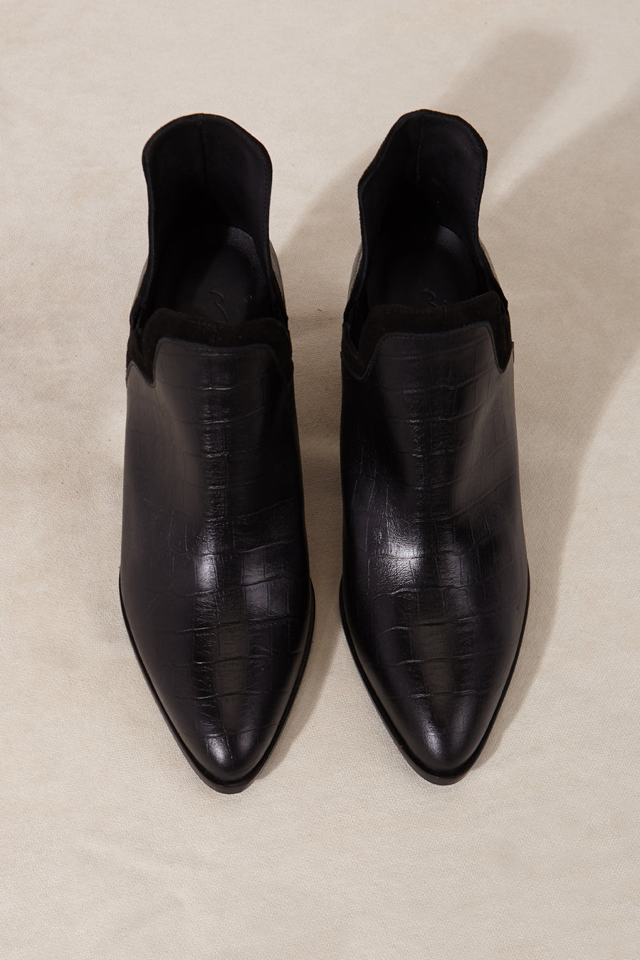 Botas cortas de piel color negro