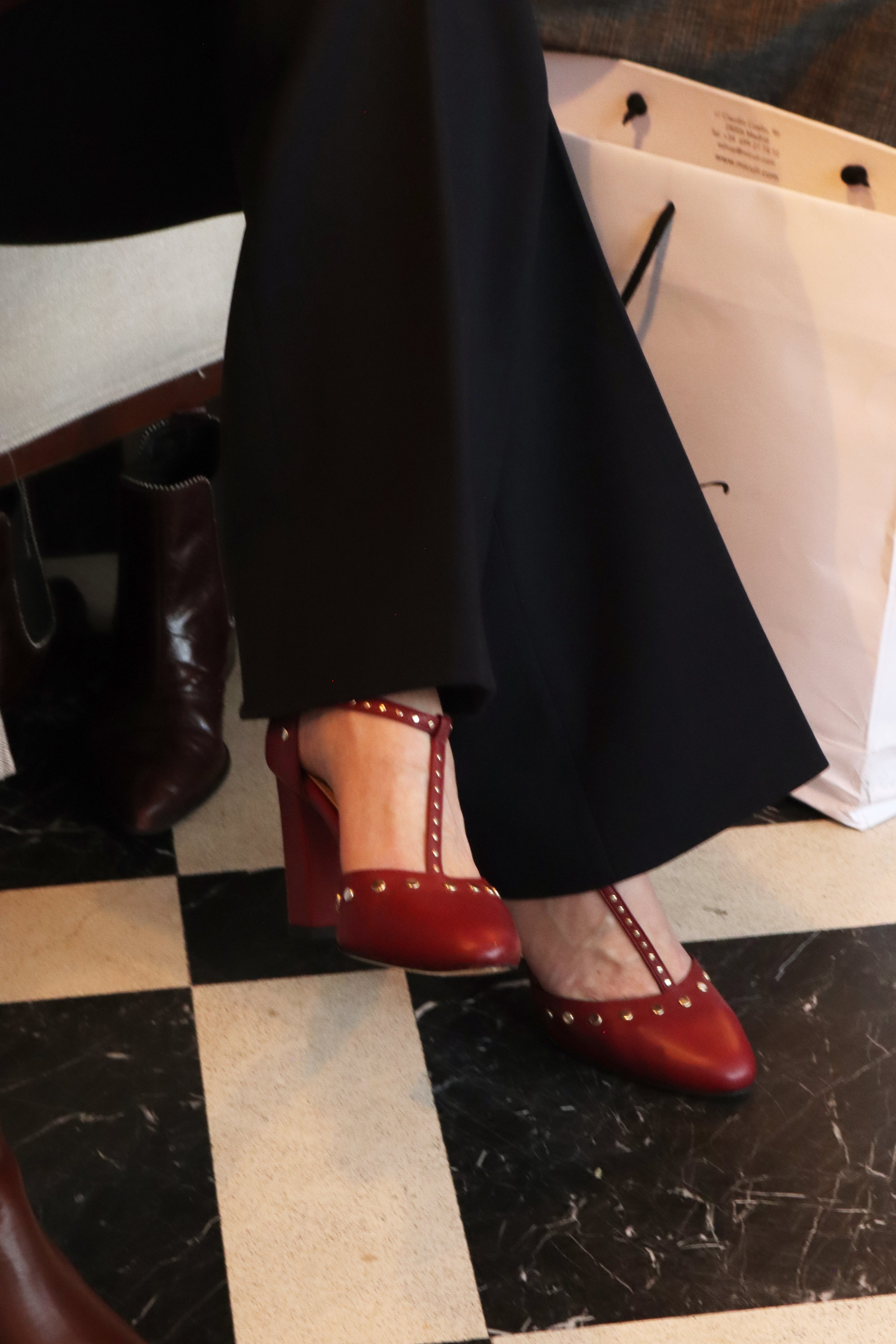 SALON T-BAR MAROON 9 CM