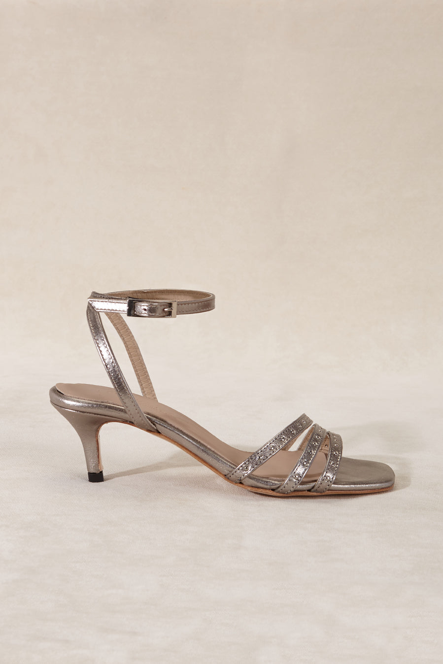 JIMENA SILVER KITTEN SANDAL 5CM