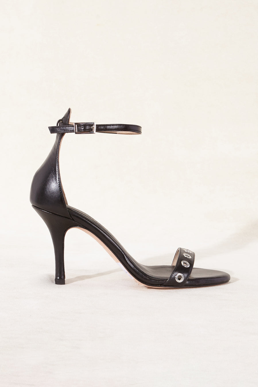 BLACK EYELETS SANDAL 9CM