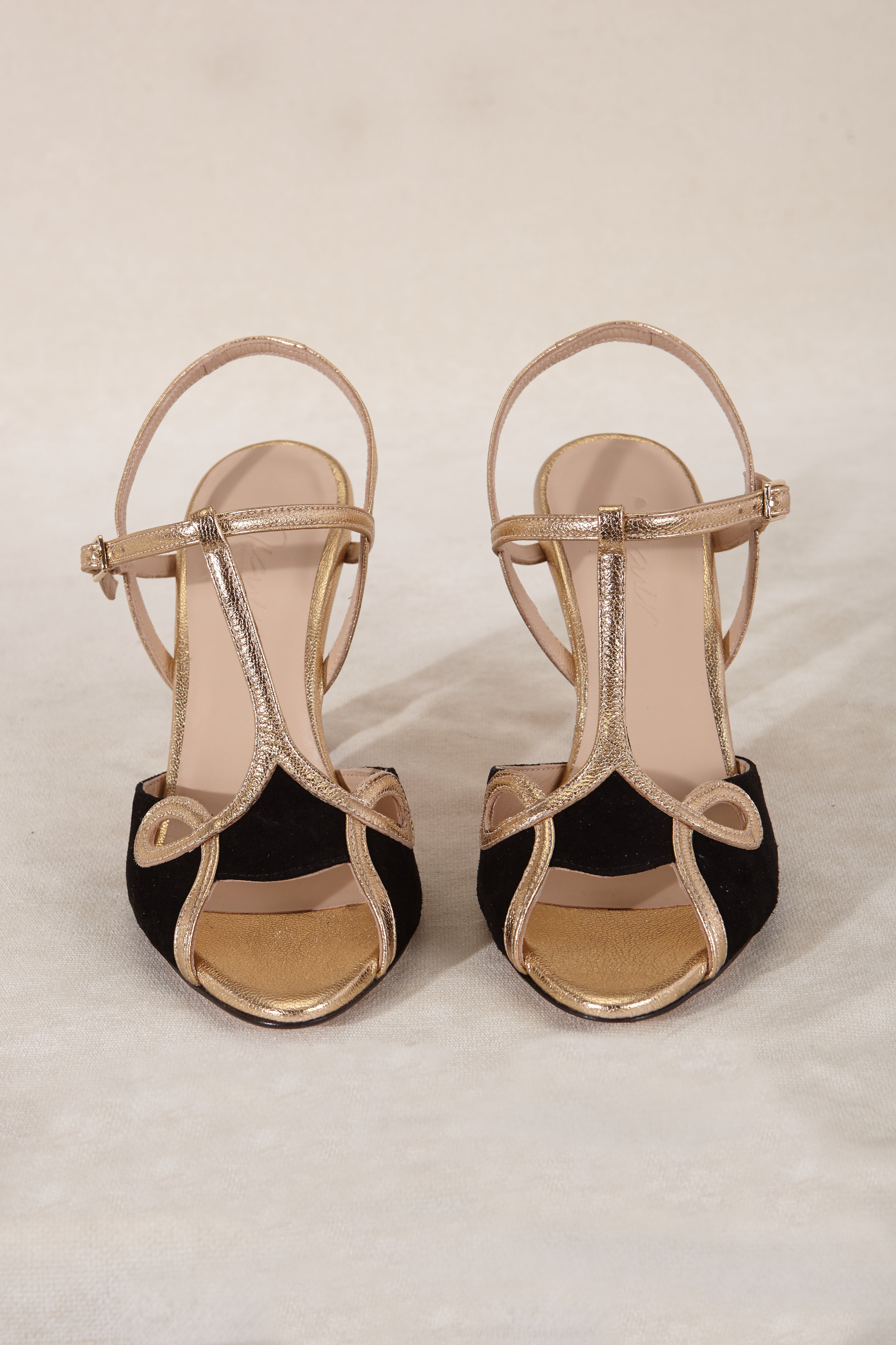 SANDALIA MIA ORO Y NEGRO 7CM