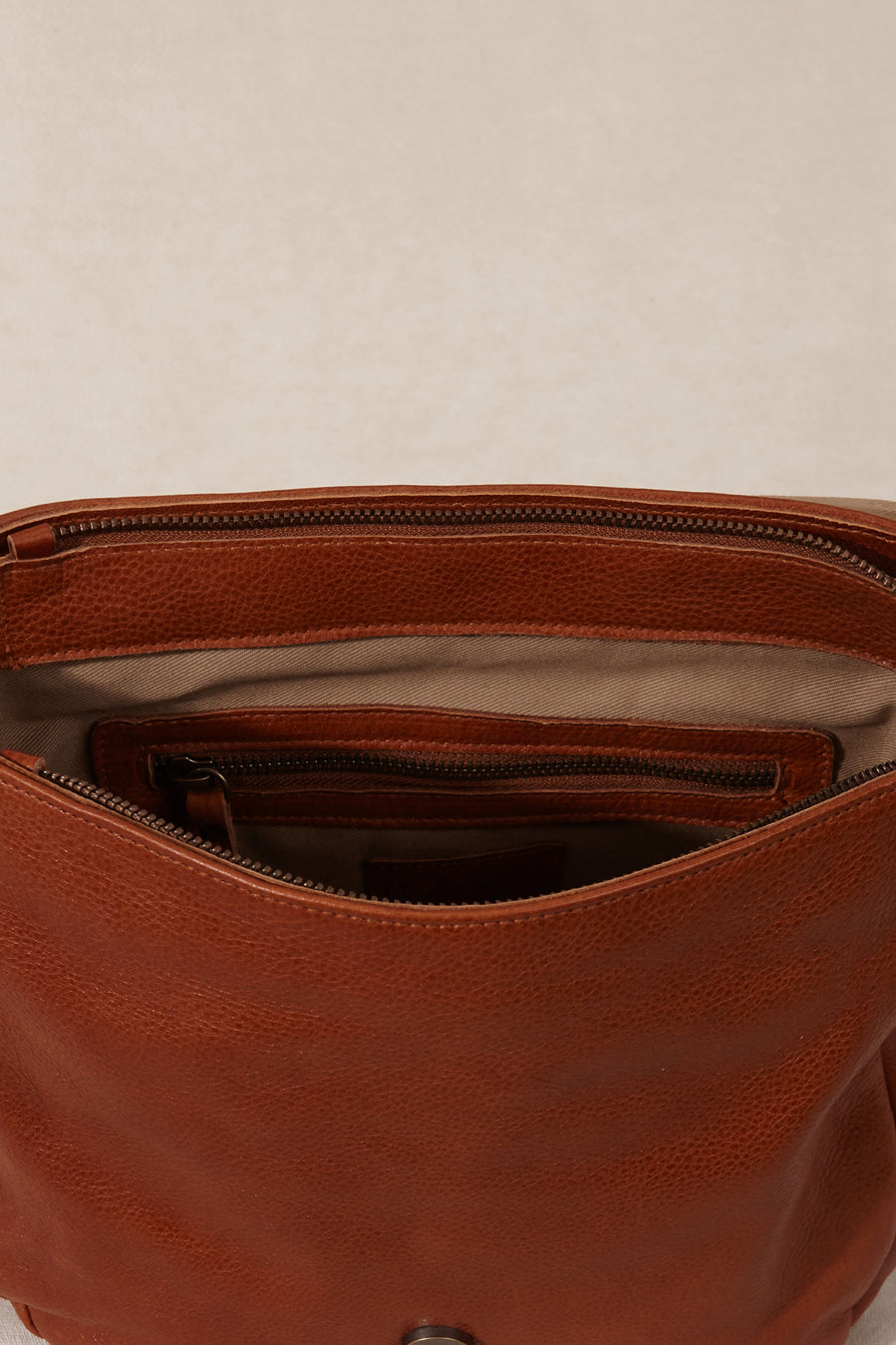 SAC À DOS EN CUIR CLOUS