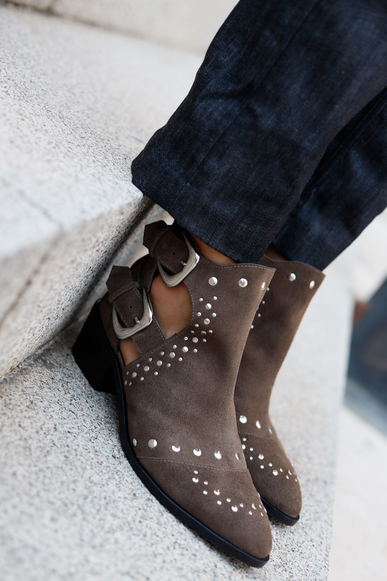 Bottines Alexa en daim taupe 5 cm