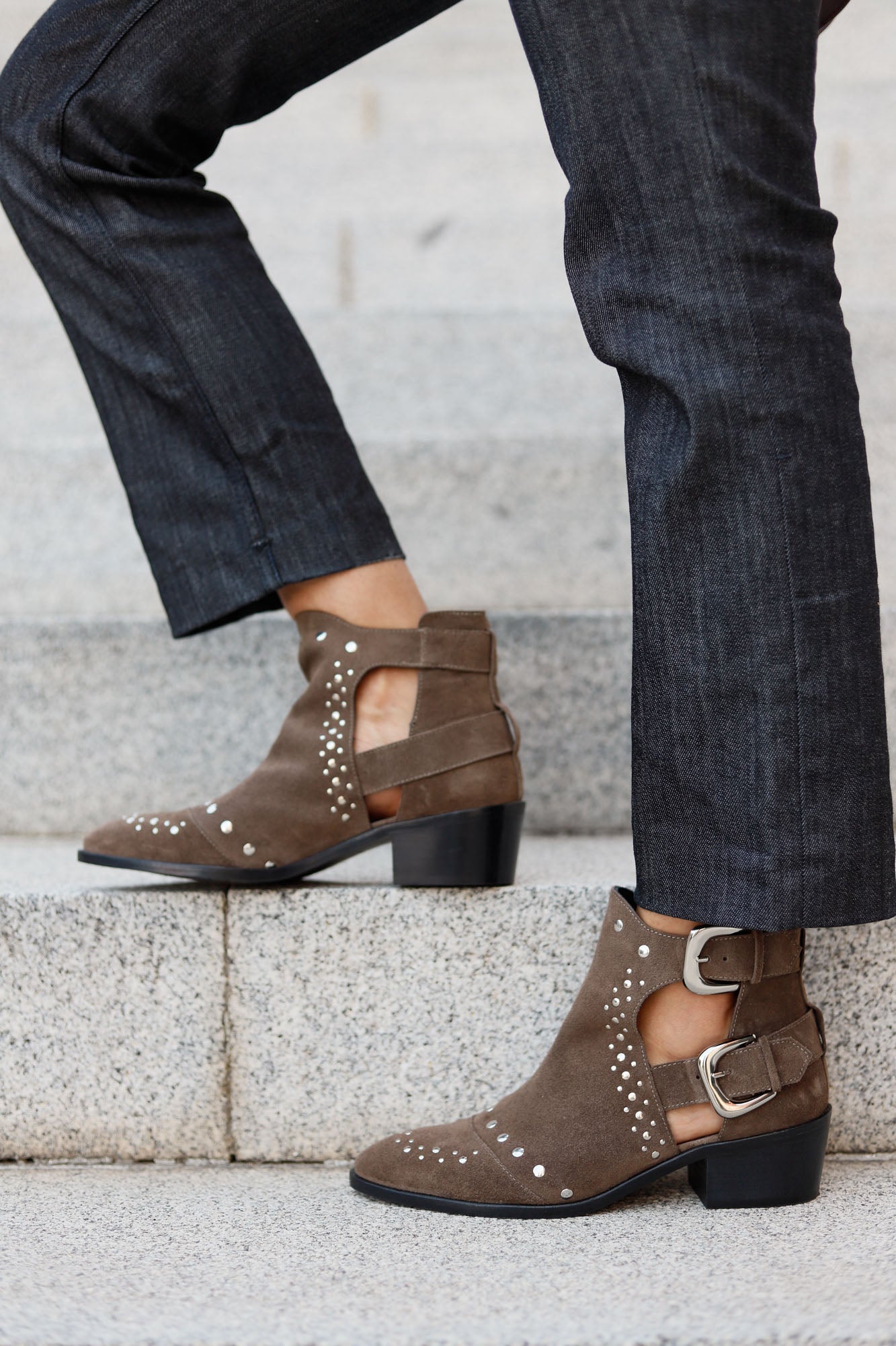 Bottines Alexa en daim taupe 5 cm