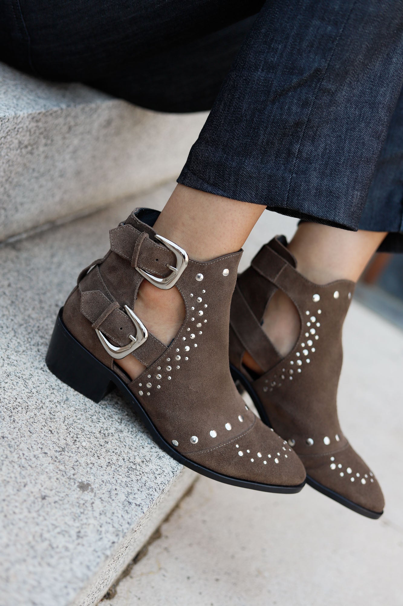 Bottines Alexa en daim taupe 5 cm