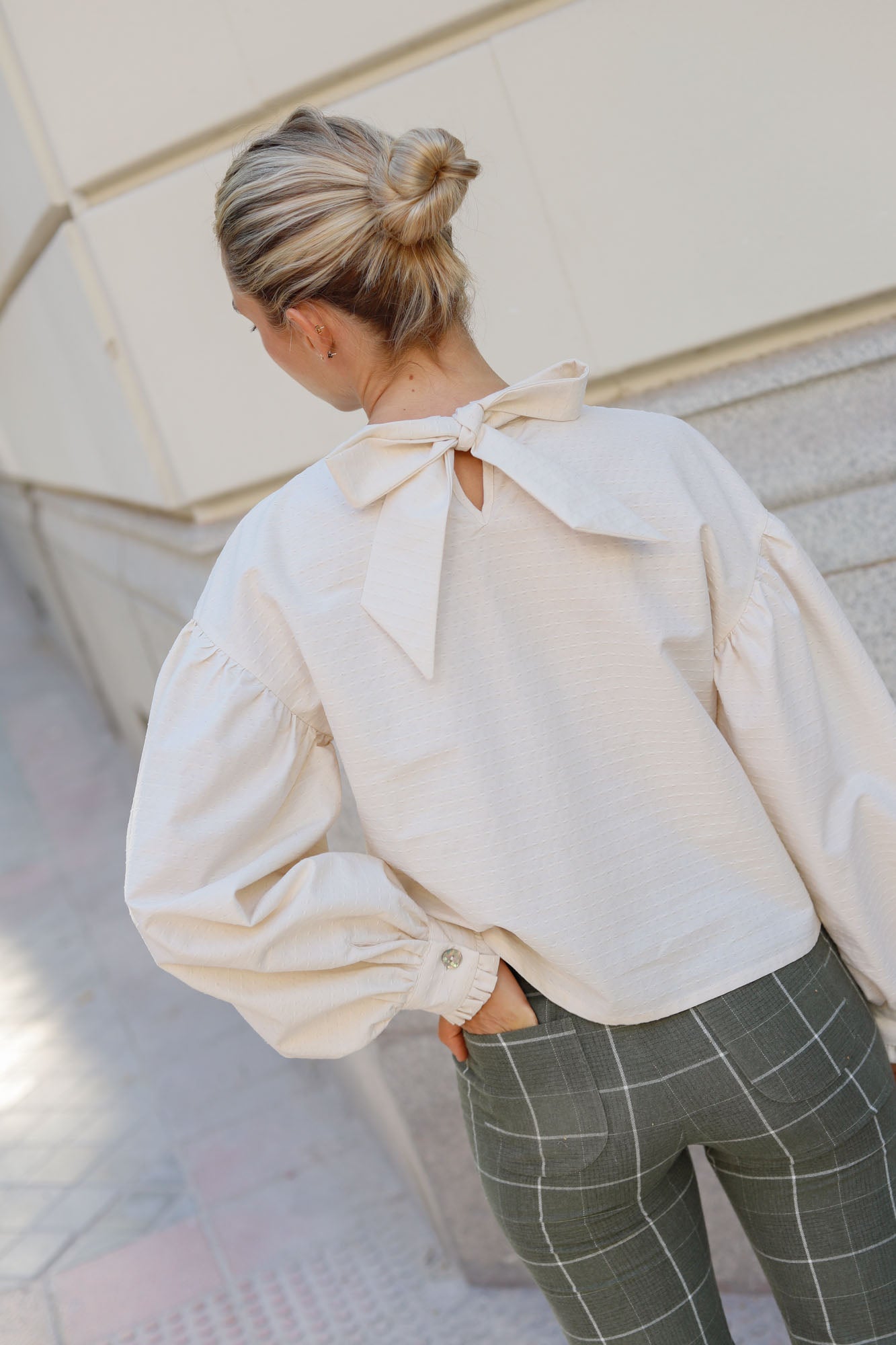 ECRU TEXTURED BOW SHIRT