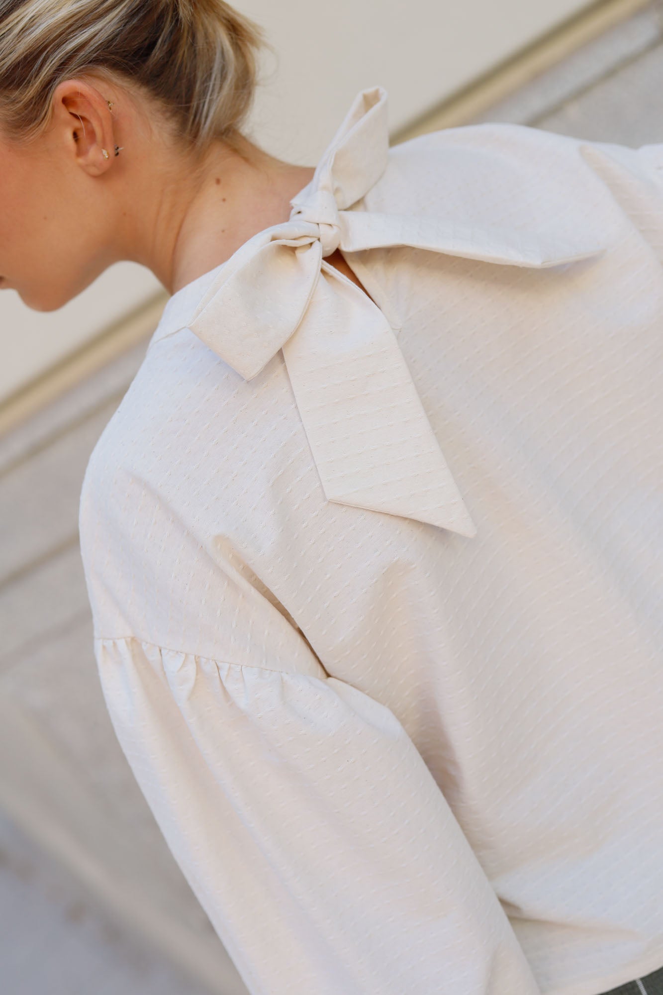 ECRU TEXTURED BOW SHIRT