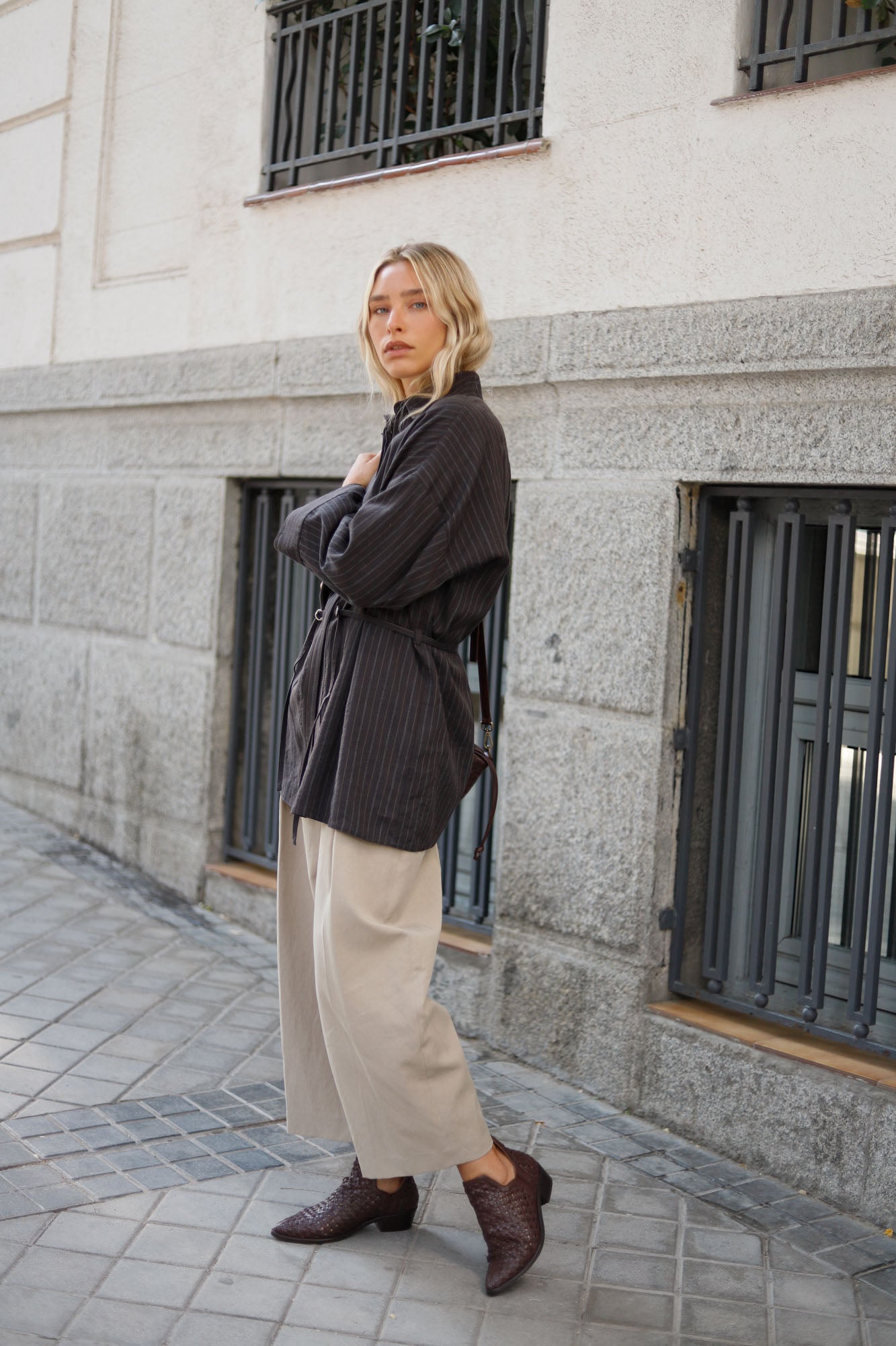 FRIDA TRENZADA CHOCOLATE 4CM