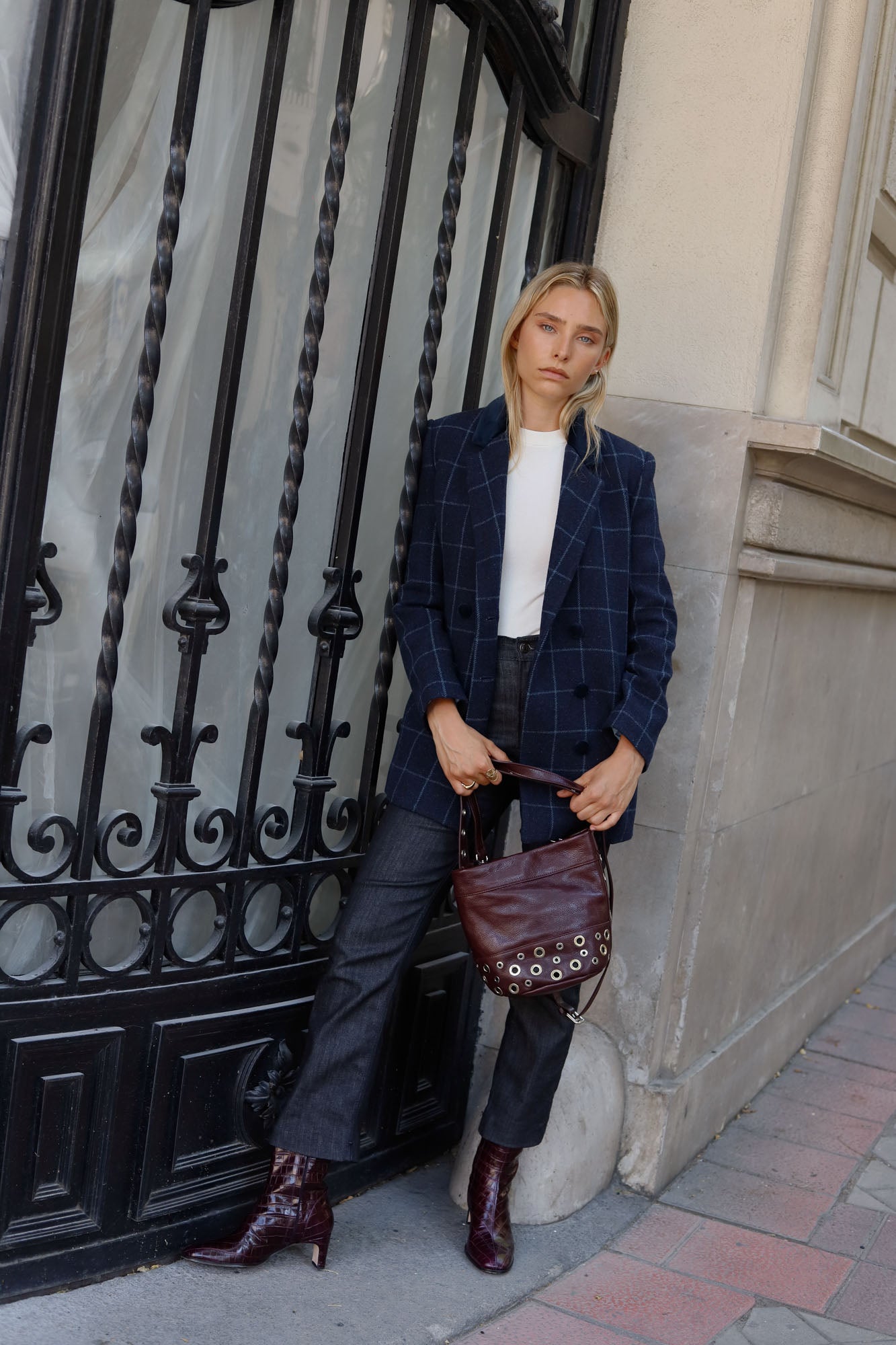 BOLSO BUCKET MINI ROCK BURDEOS