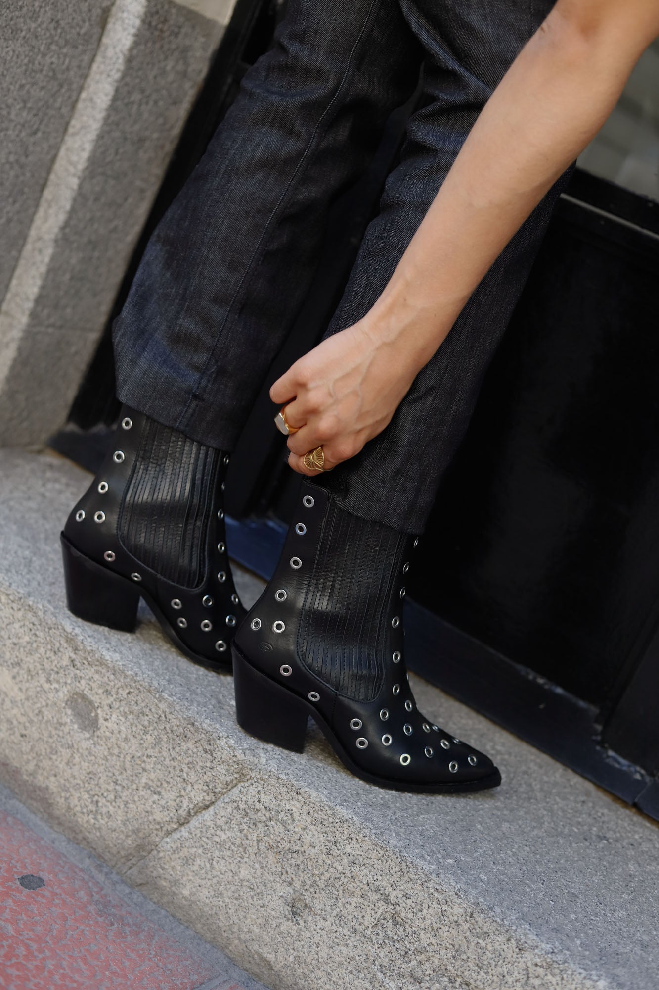 BOTA VELA EYELETS NEGRO 7CM