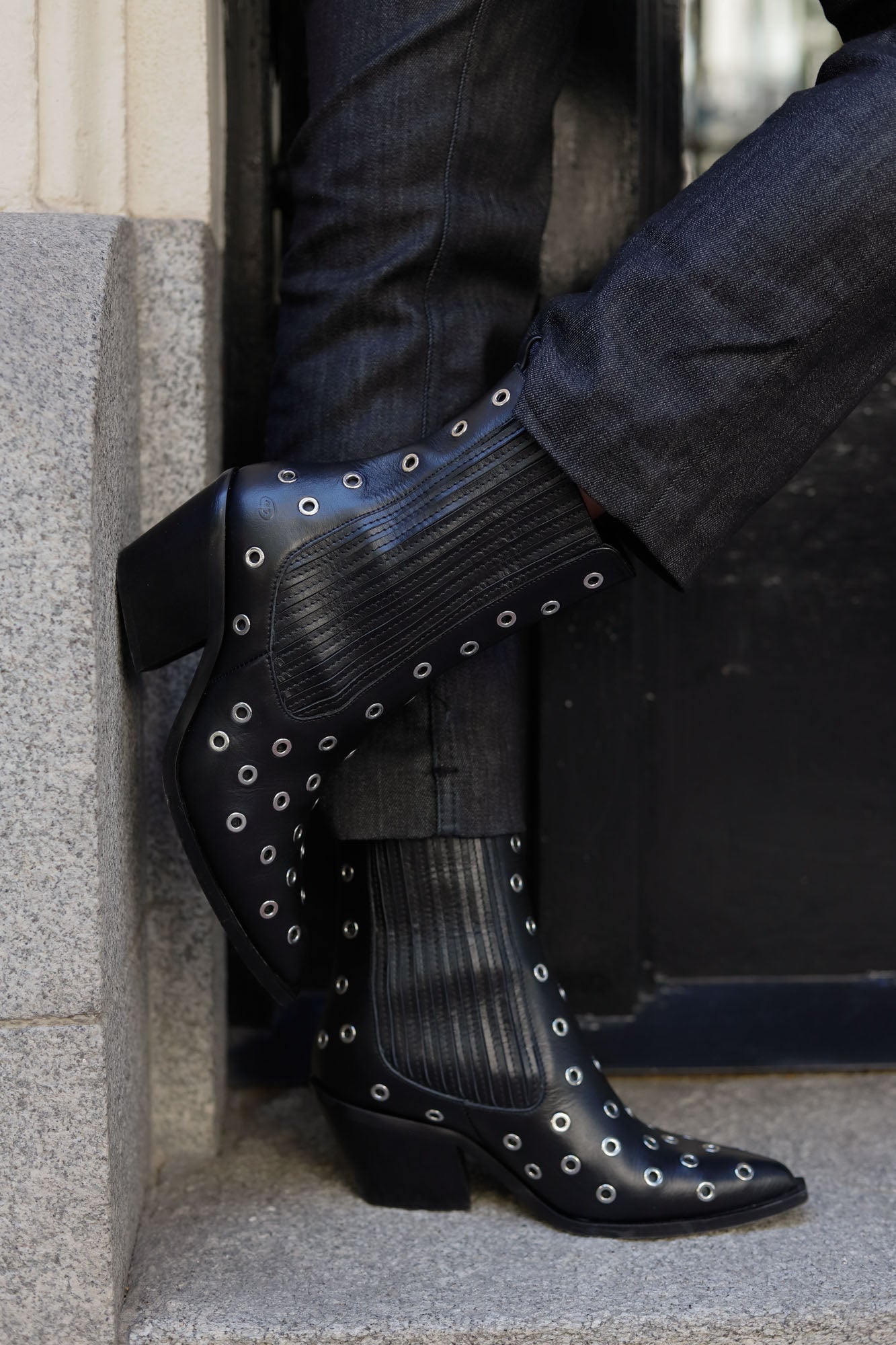 BOTA VELA EYELETS NEGRO 7CM