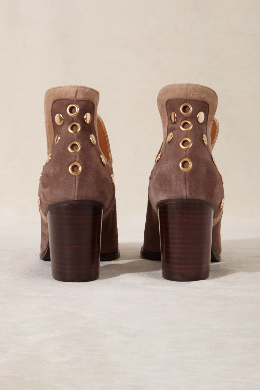 PUNKY BOOTS ANTE BEIGE TACHAS ORO TACON 7CM