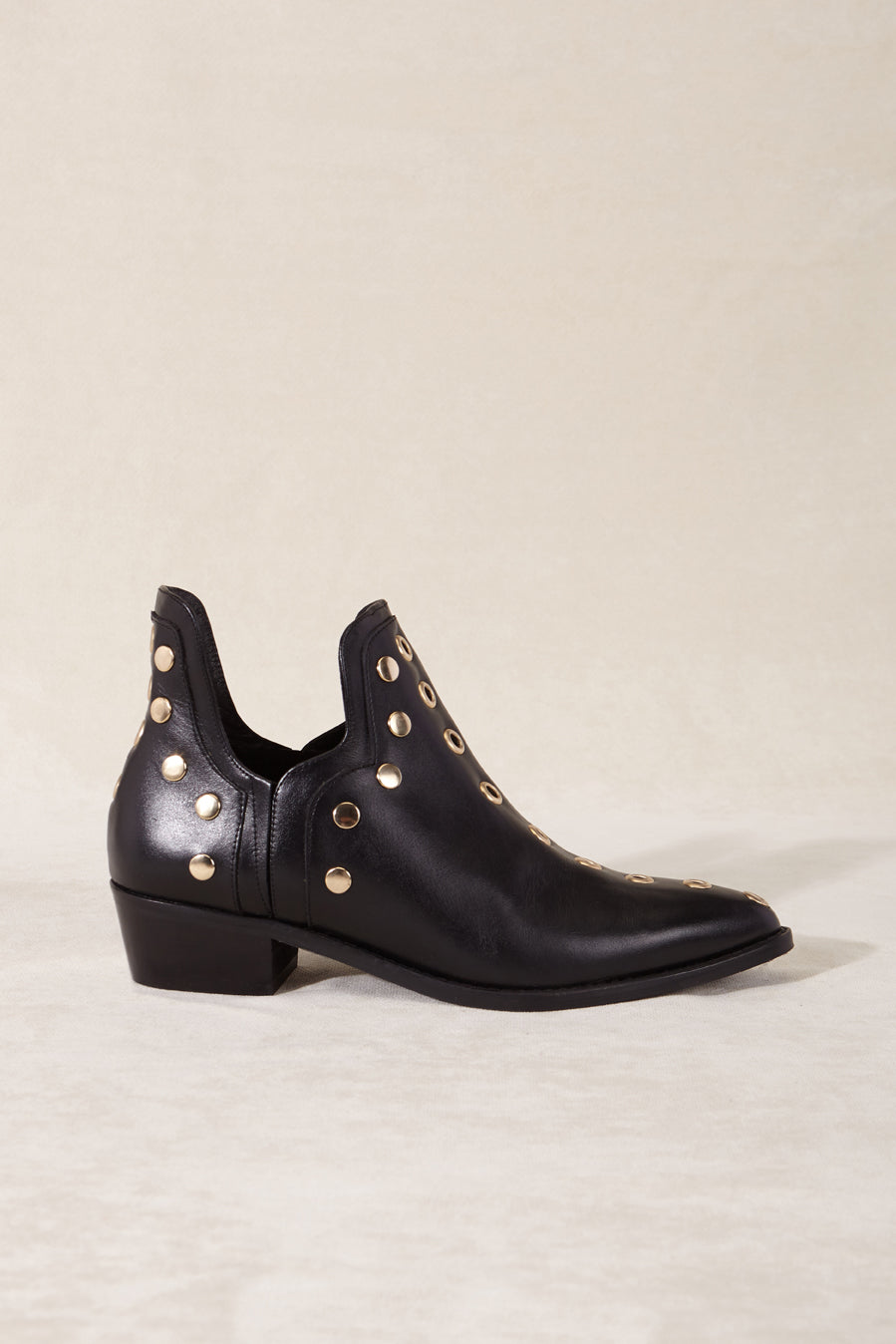 PUNKY BOOTS NEGRAS TACHAS ORO 4CM