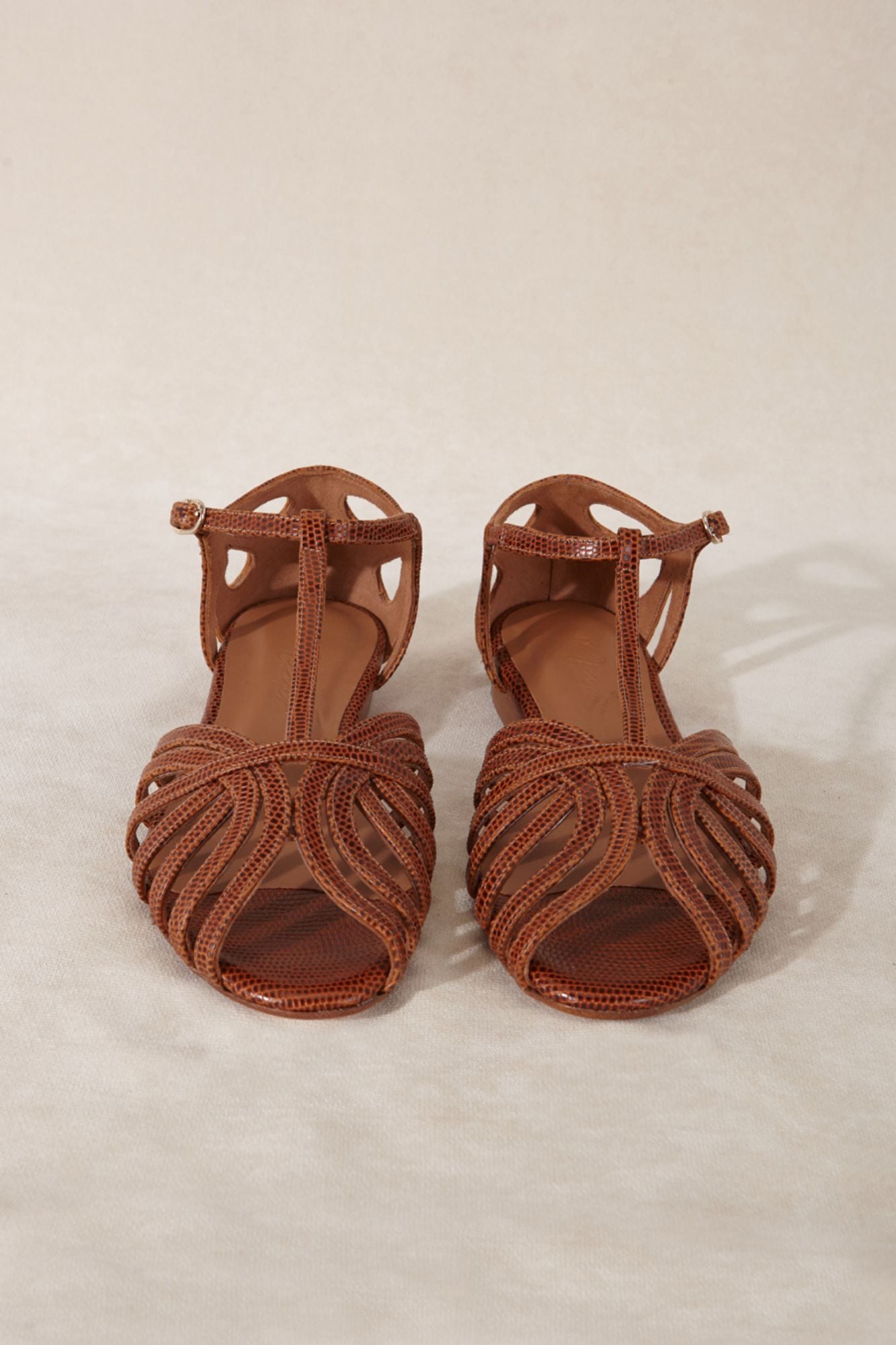 Sandalias plana verano color caramelo de piel