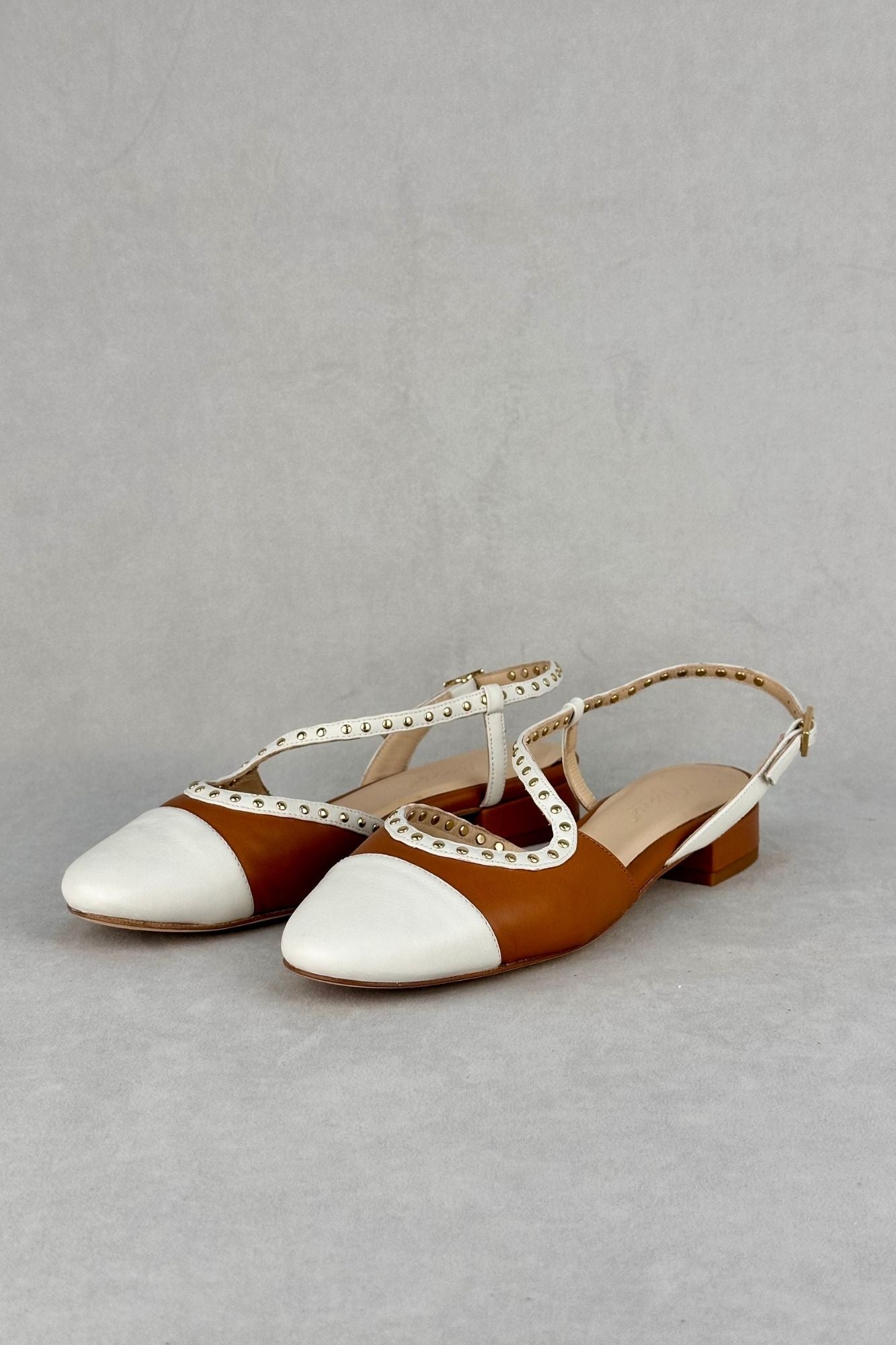 GERALDINE CAMEL Y BLANCO