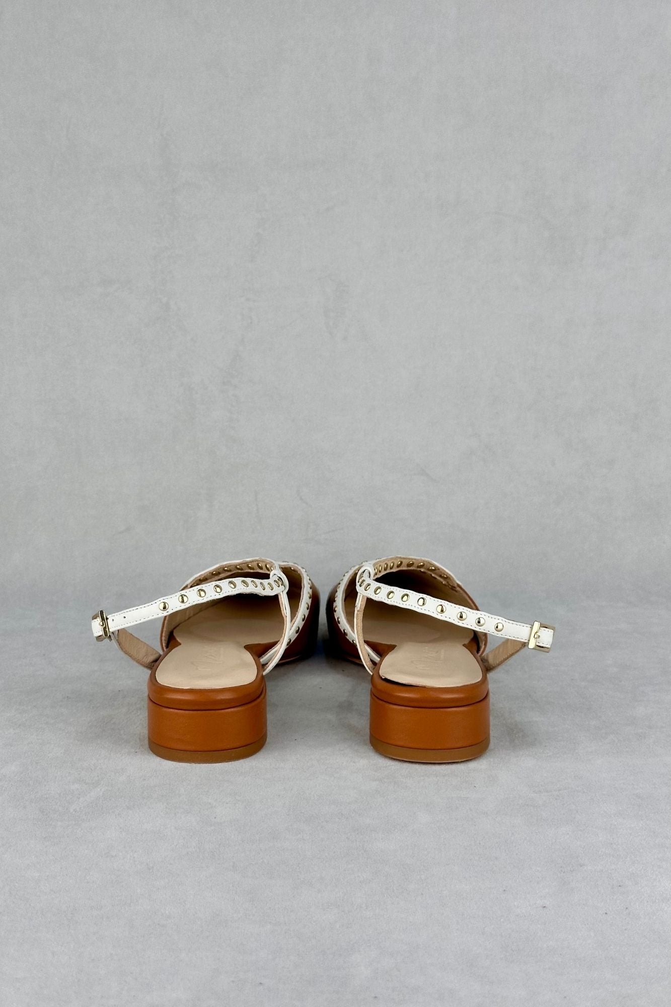 GERALDINE CAMEL Y BLANCO