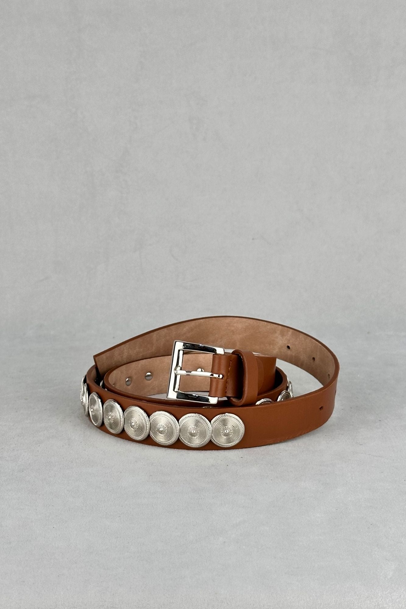 CINTURON TACHAS PLATA