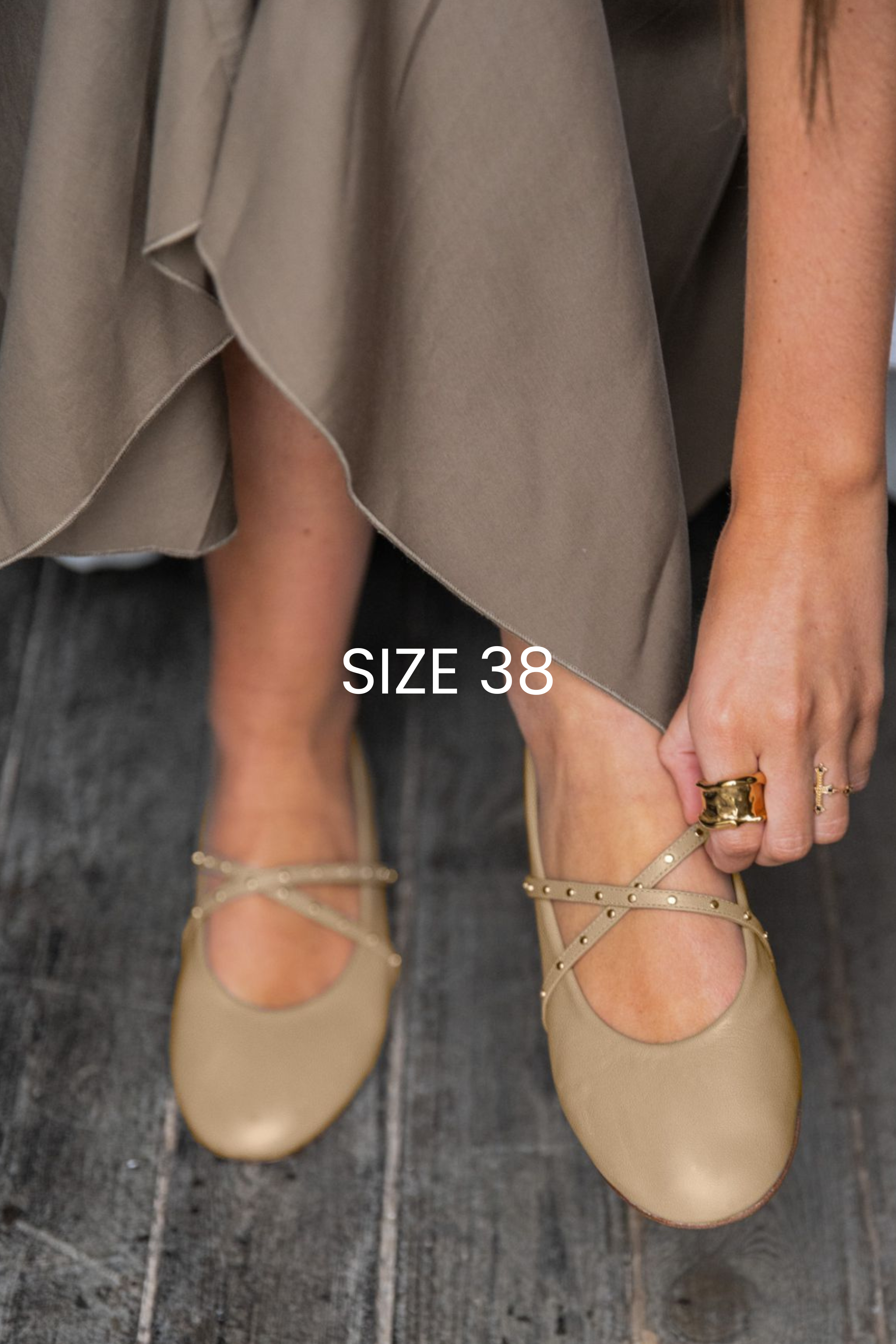 SIZE 38
