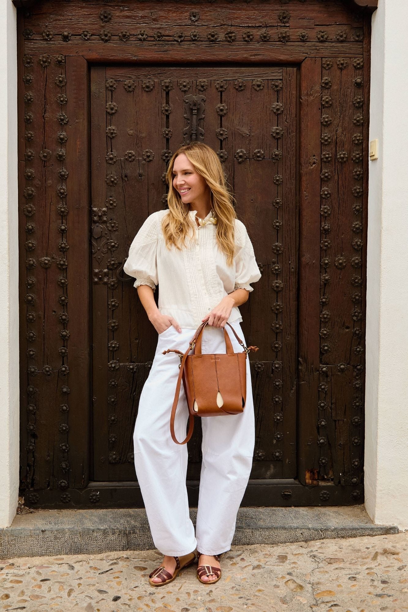 SANDALE EN CUIR D'ARGILE