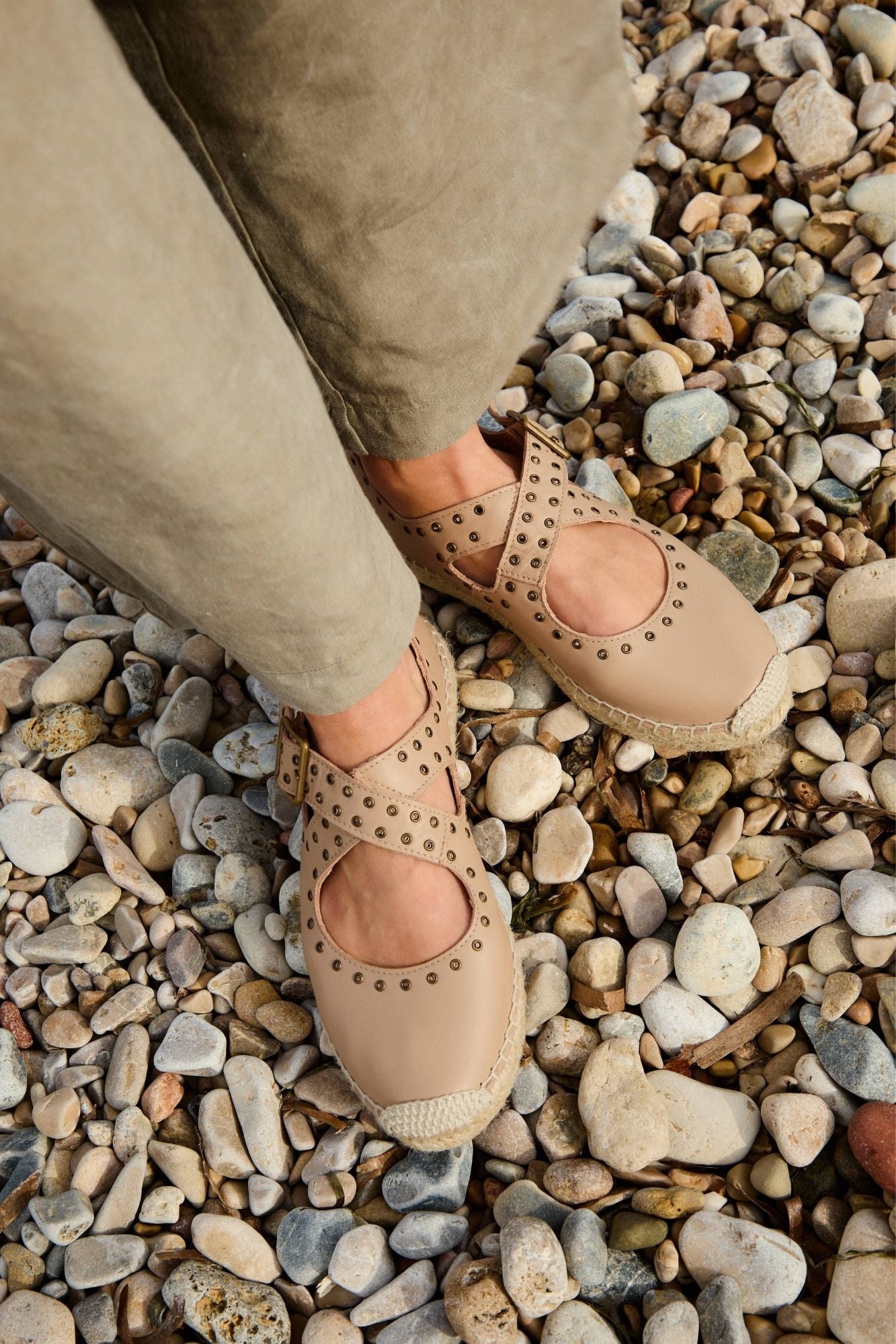 BAILARINA CRUZADA ALAIA LATTE