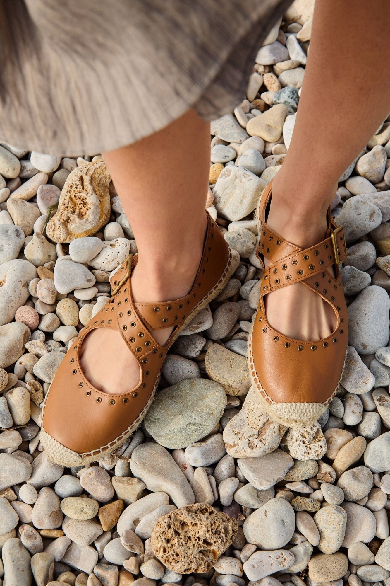 BAILARINA CRUZADA ALAIA TOSTADO