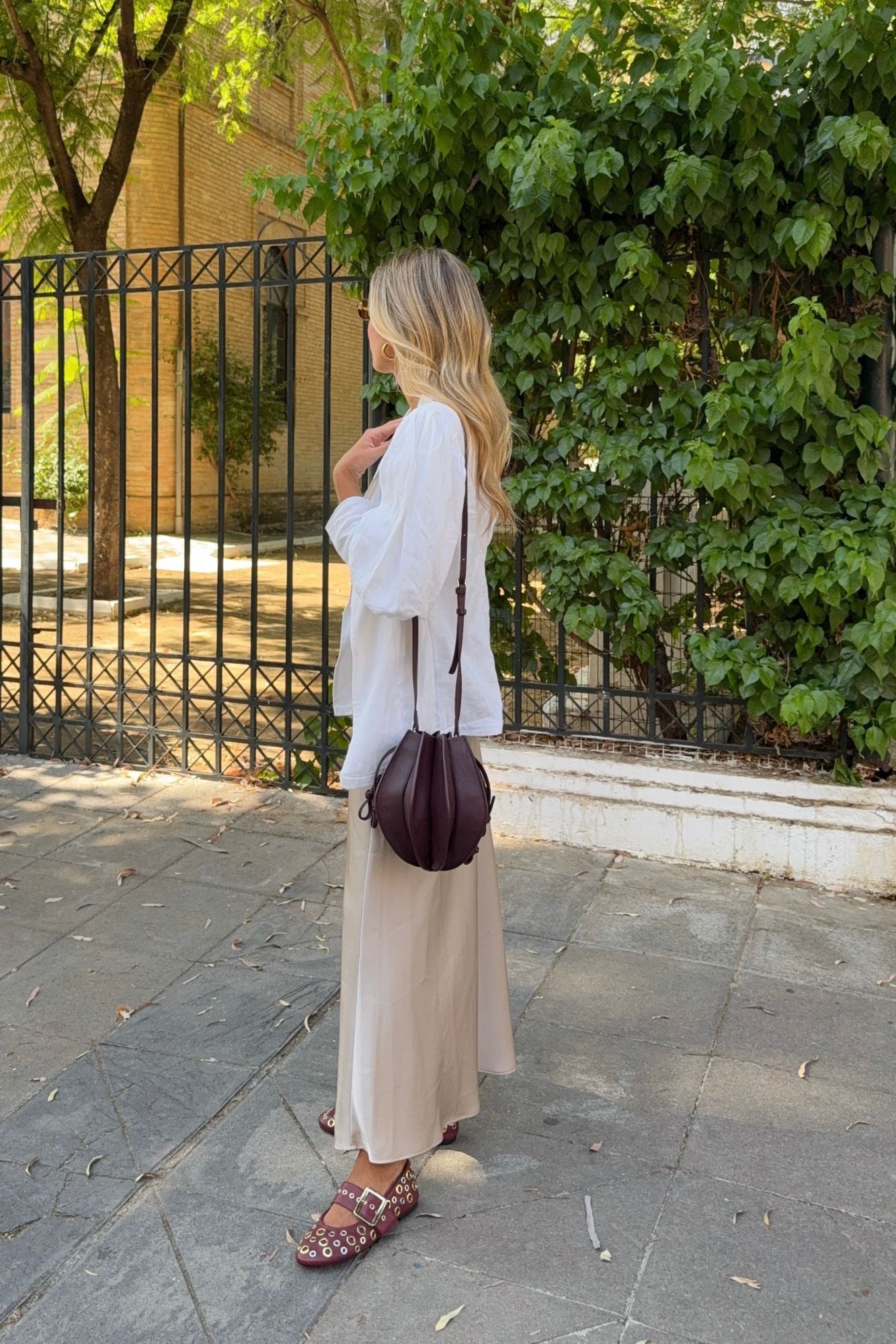 BAILARINA ROCK TACHAS BURDEOS 1CM