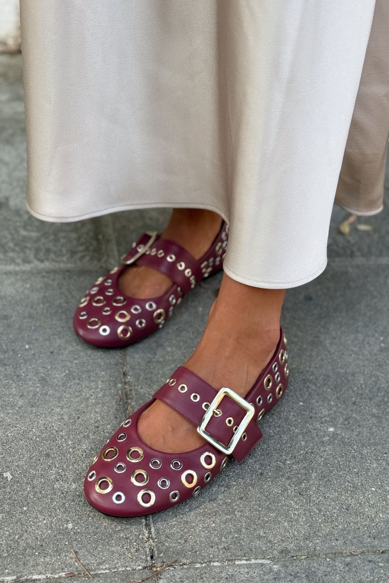 BURGUNDY STUDDED BALLERINA ROCK 1CM
