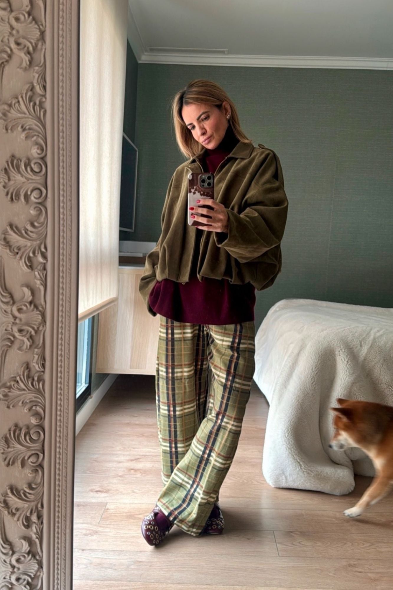 ROCK BALLERINA WITH BURGUNDY STUDS 1CM