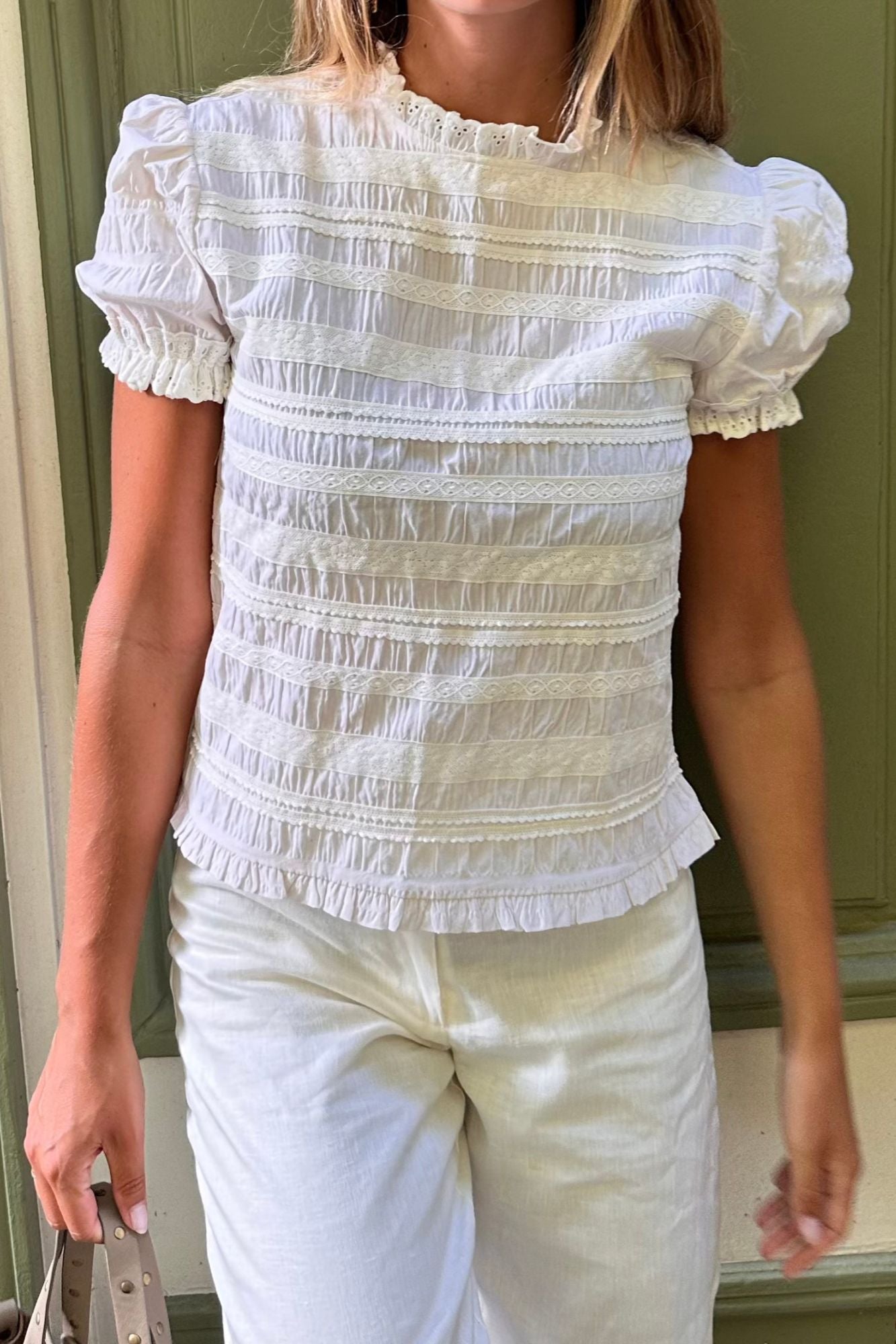 BLUSA DETALLES FRUNCIDA CRUDO