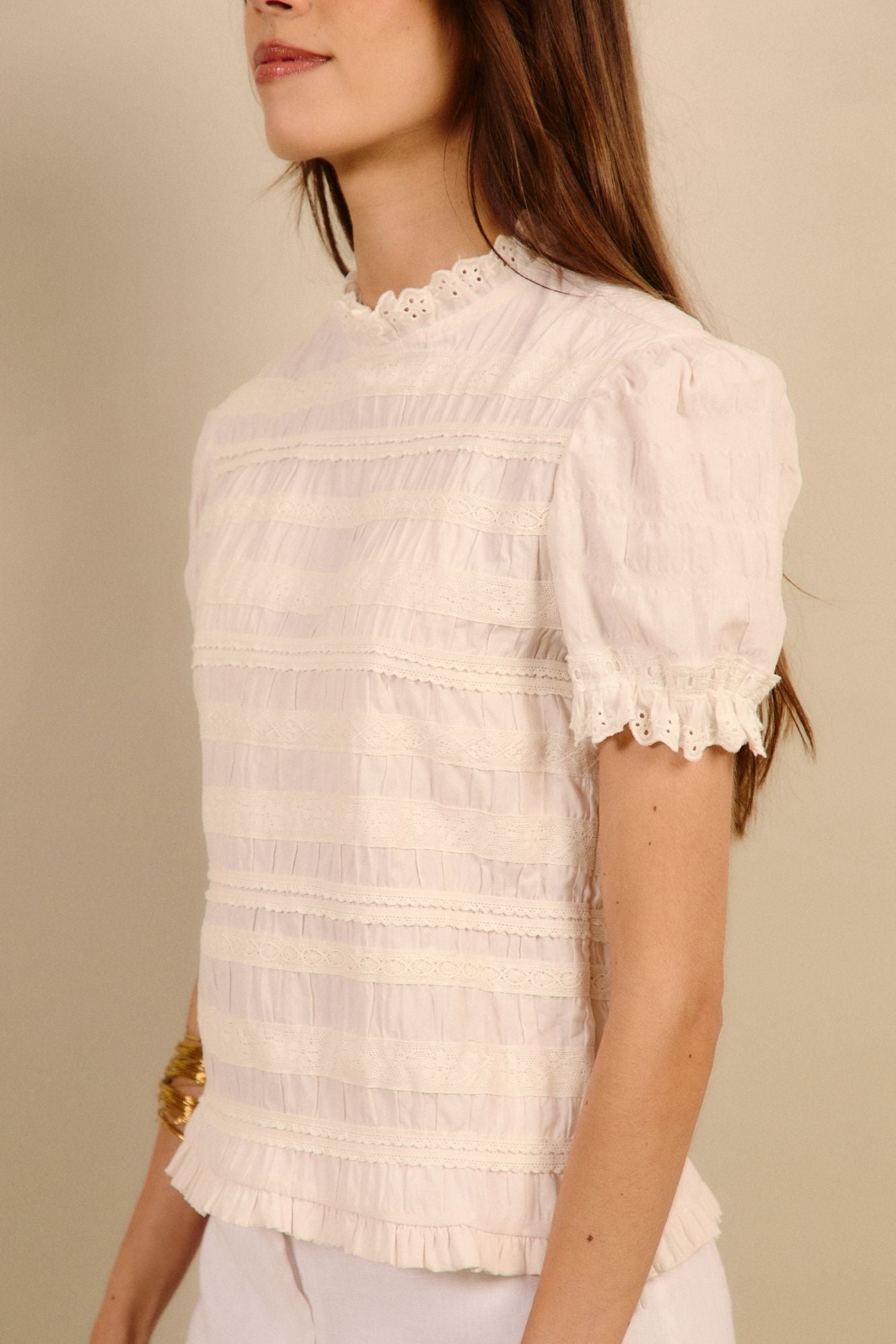 Blusa blanca verano pasamanerias en algodón