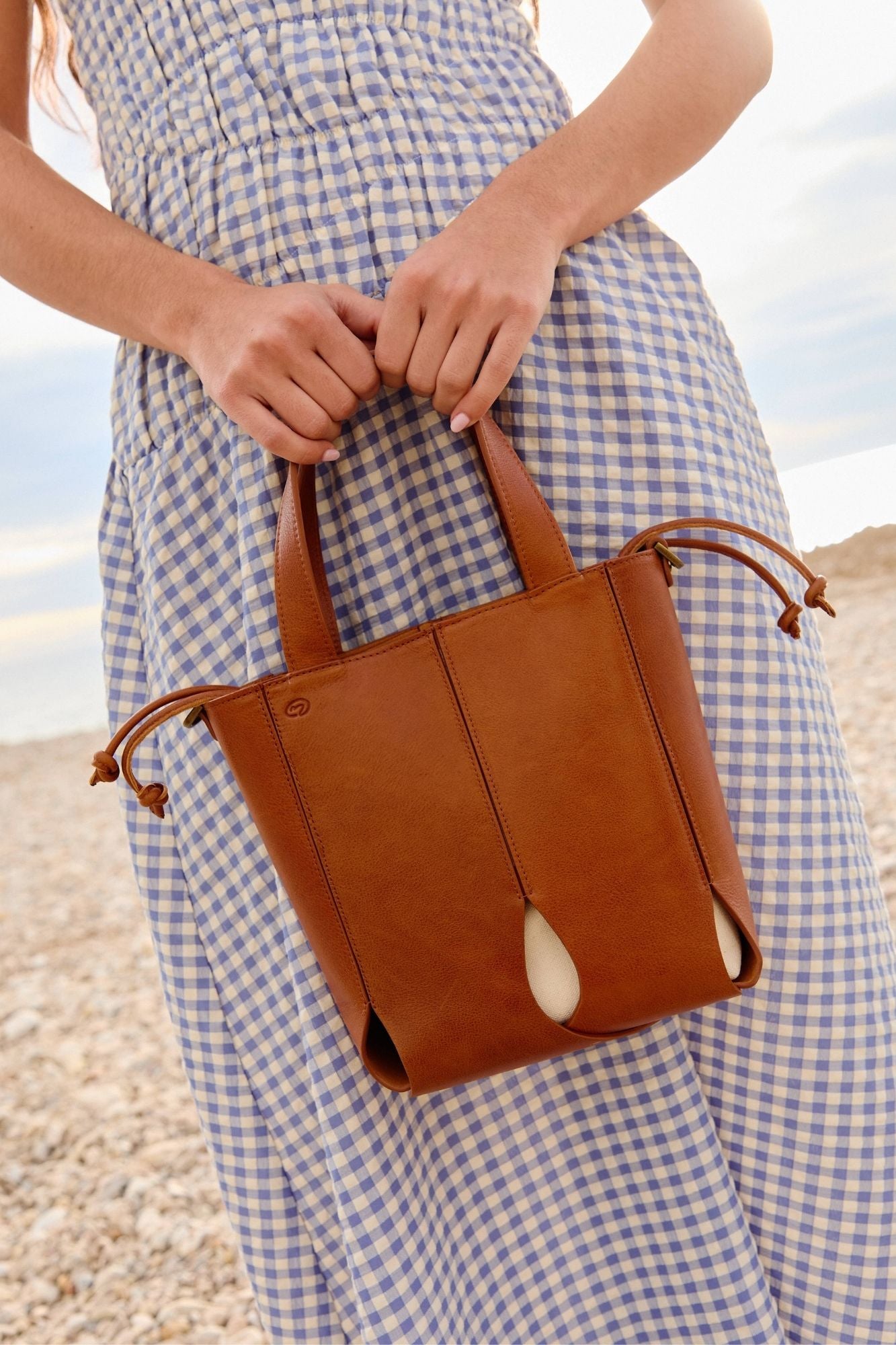 BOLSO BUCKET CALIZA CUERO