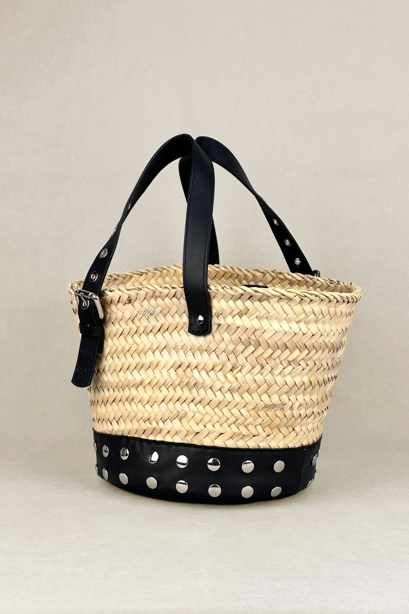 BOLSO BUCKET PALMA TACHAS NEGRO