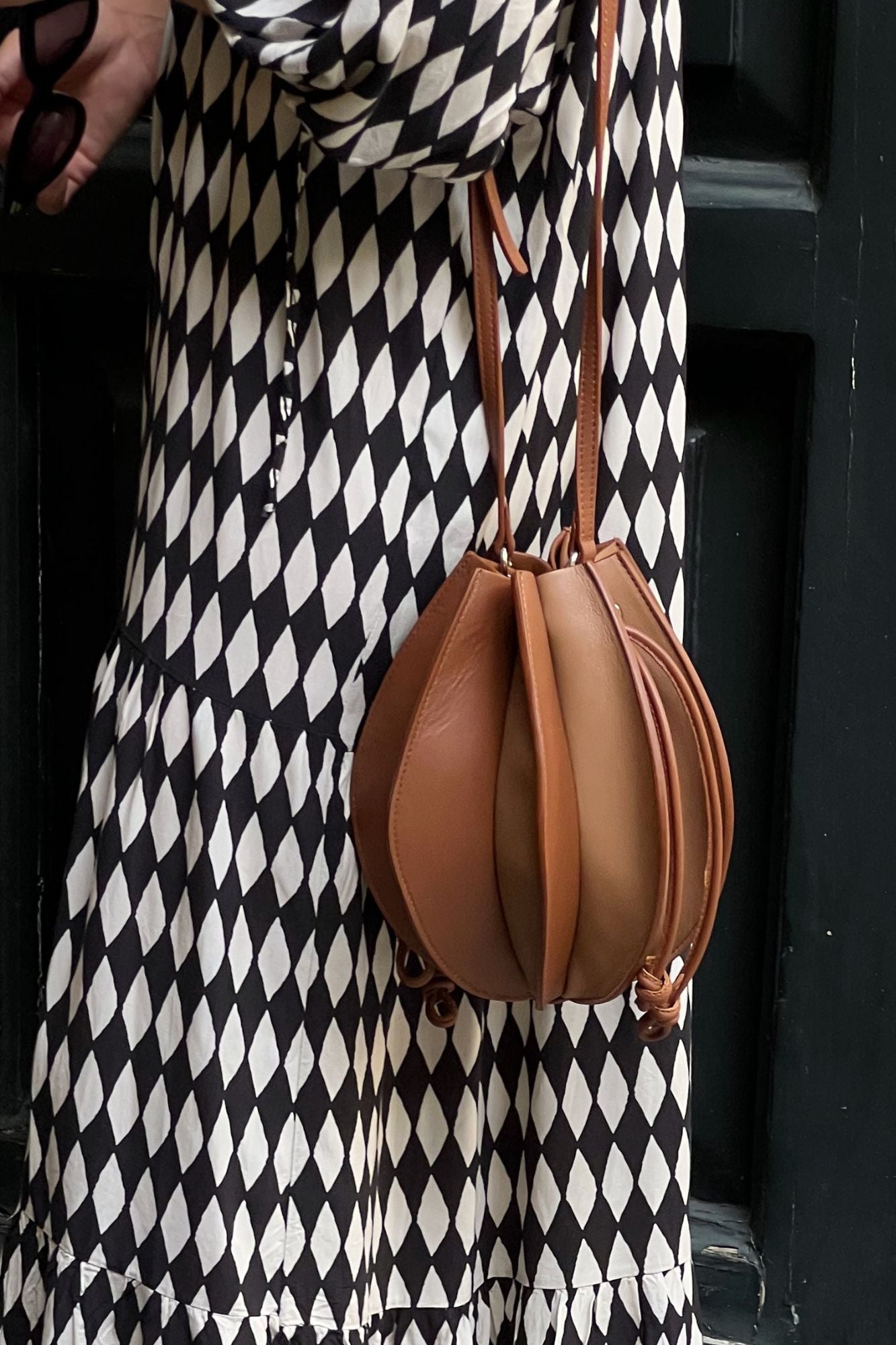 BOLSO DINSUM COMBINADO CUERO
