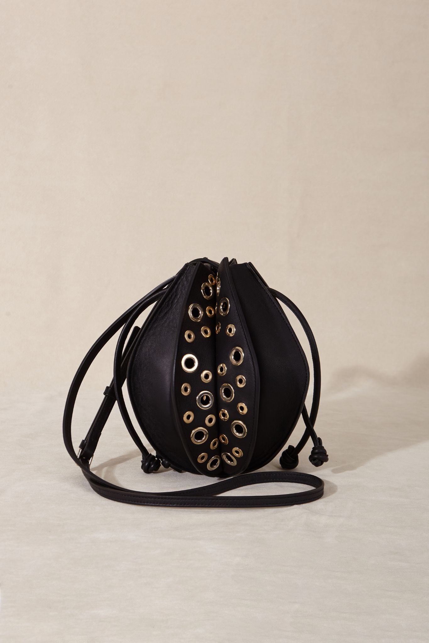DINSUM BLACK STUDDED BAG